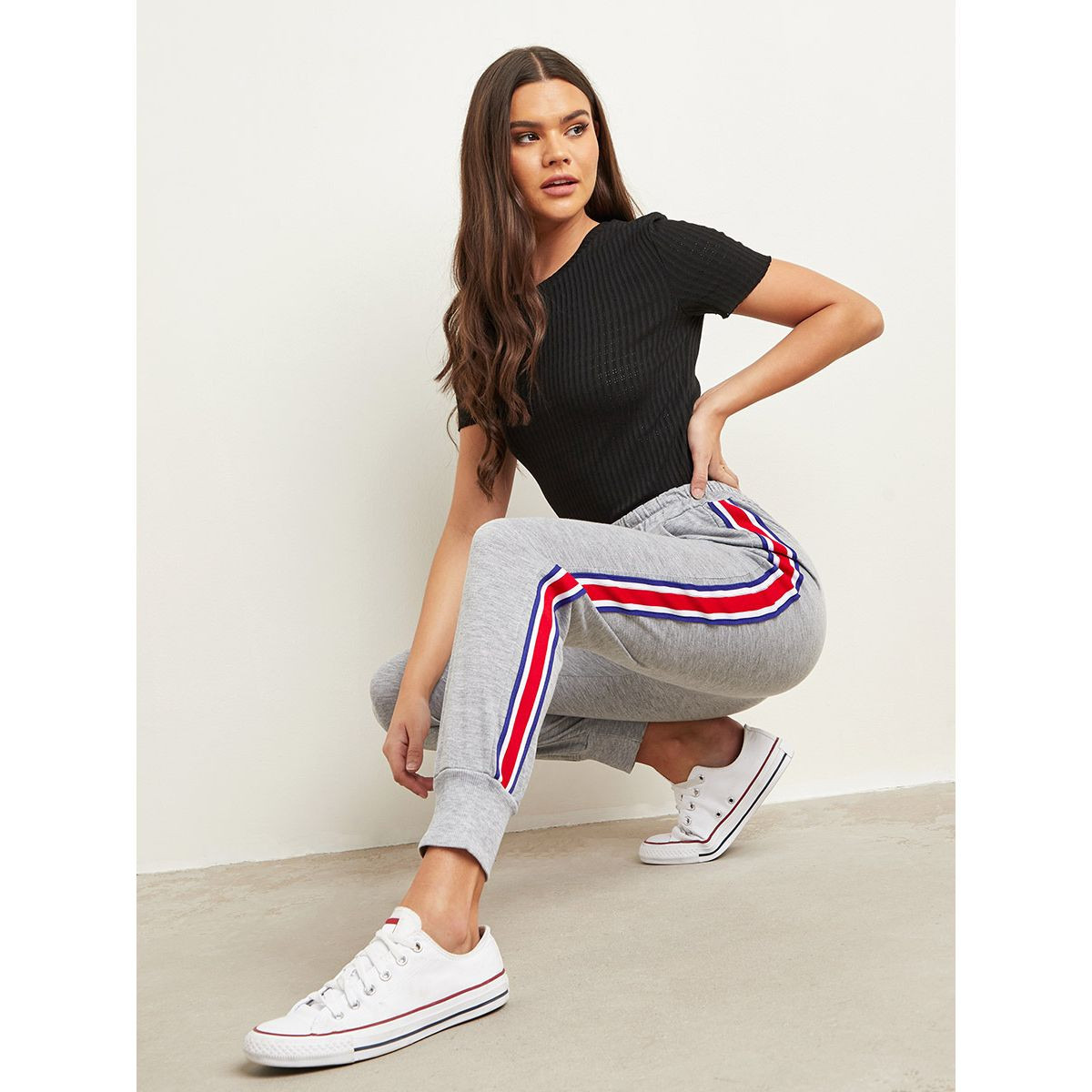 بنطلون رياضي بخصر عالي وخطوط جانبية من ستايلي-women-clothing-bottoms-joggers-image-2