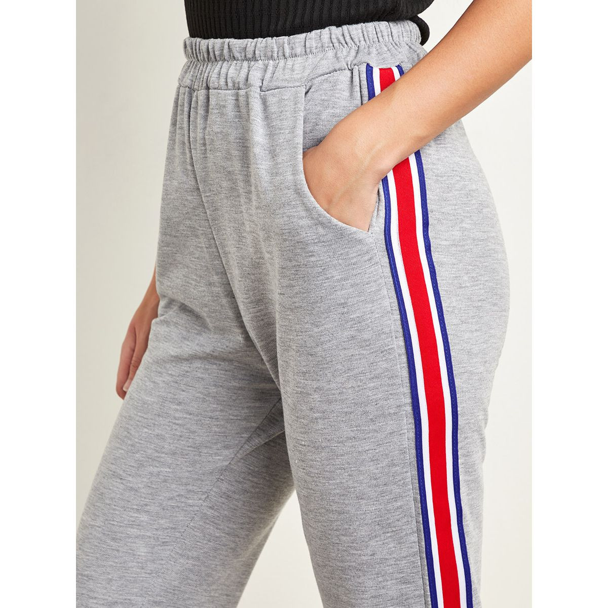 بنطلون رياضي بخصر عالي وخطوط جانبية من ستايلي-women-clothing-bottoms-joggers-image-3