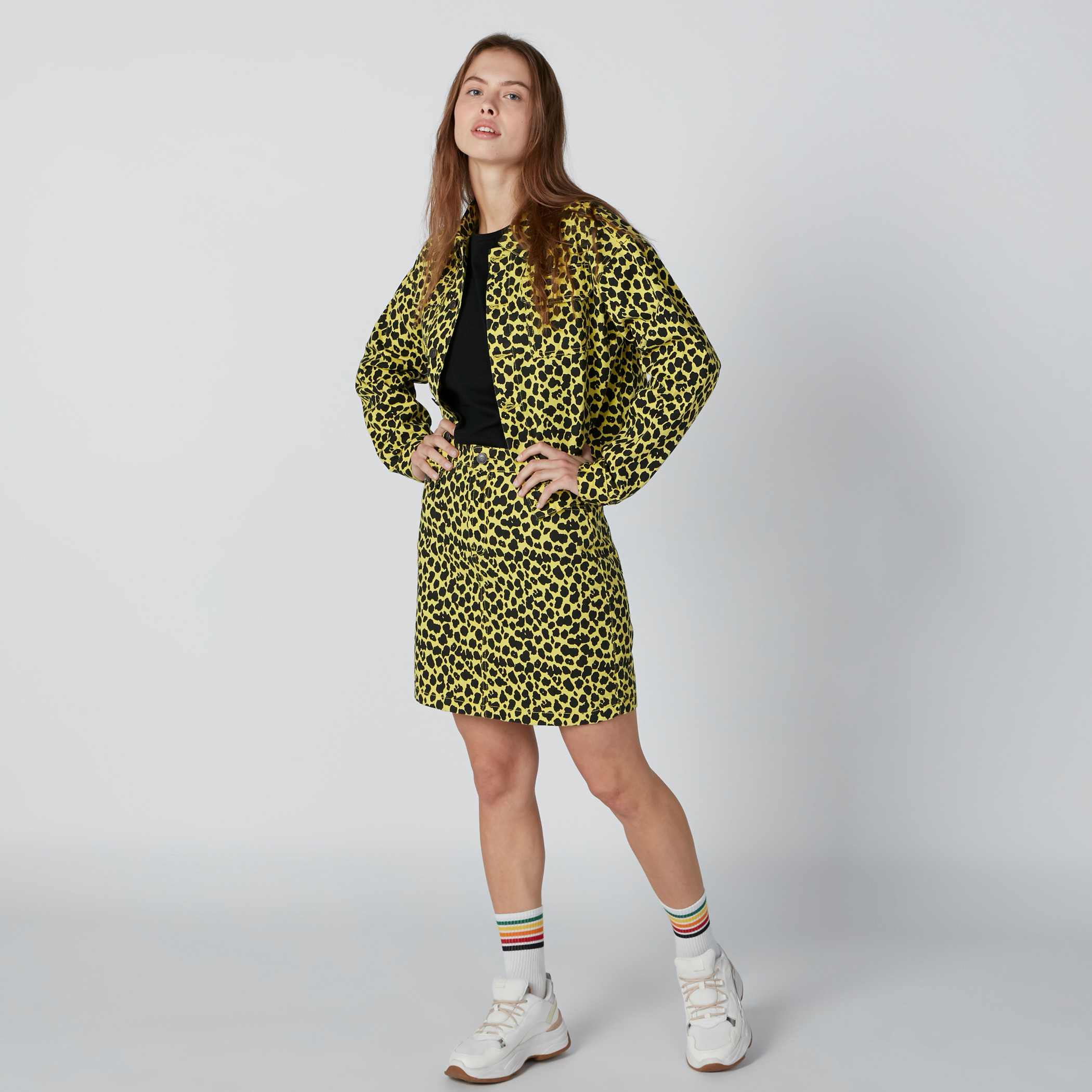 جاكيت دينم بأكمام طويلة وأزرار وطبعات-women-winterwear-coatsandjackets-jackets-image-1