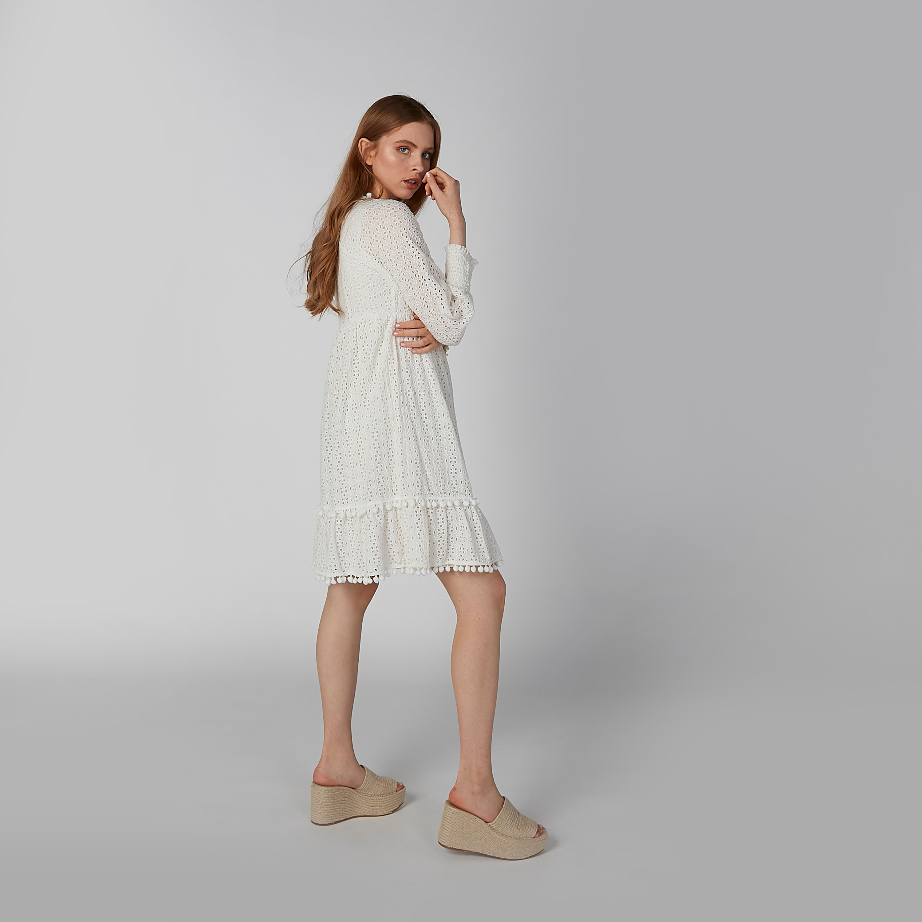 فستان متوسط الطول بارز الملمس بأكمام طويلة وياقة V-women-clothing-dresses-image-2