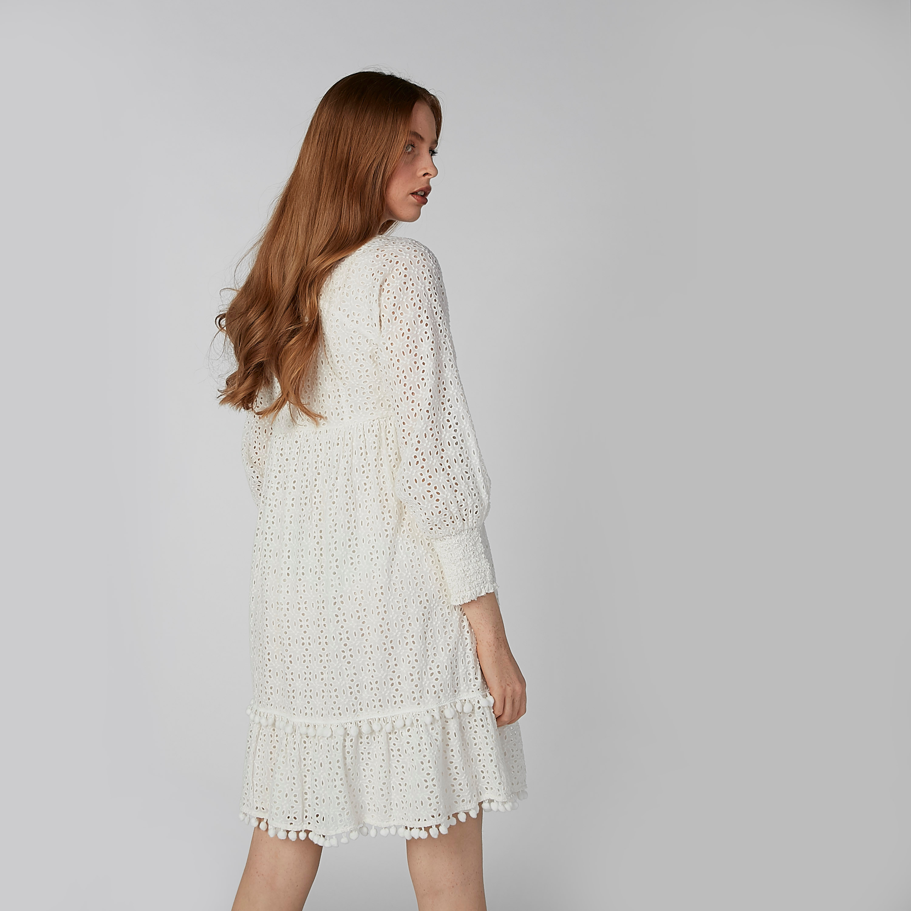 فستان متوسط الطول بارز الملمس بأكمام طويلة وياقة V-women-clothing-dresses-image-1