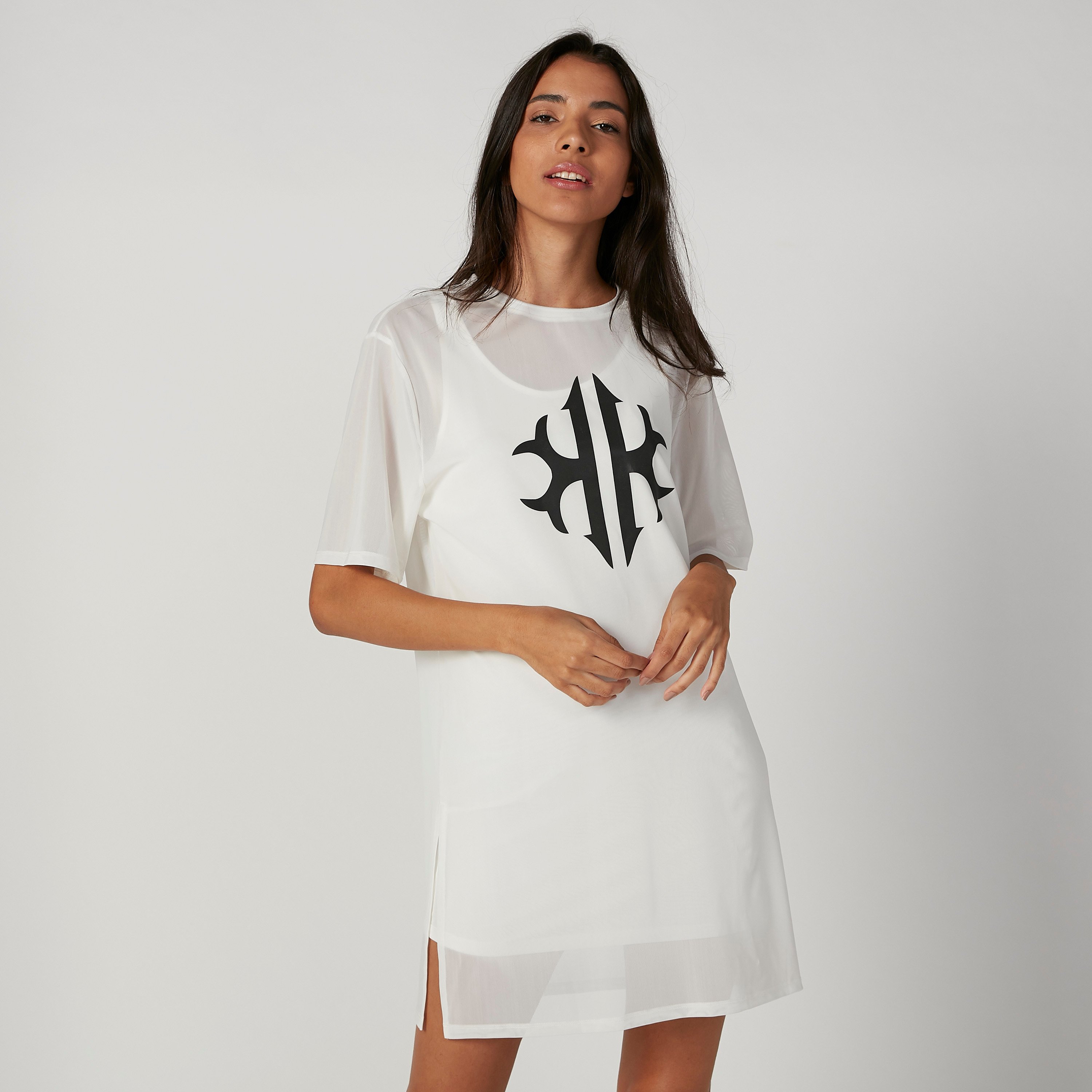 Buy Women s Kendall Kylie Printed Mini Shift Dress with Round Neck and Short Sleeves Online Centrepoint Bahrain