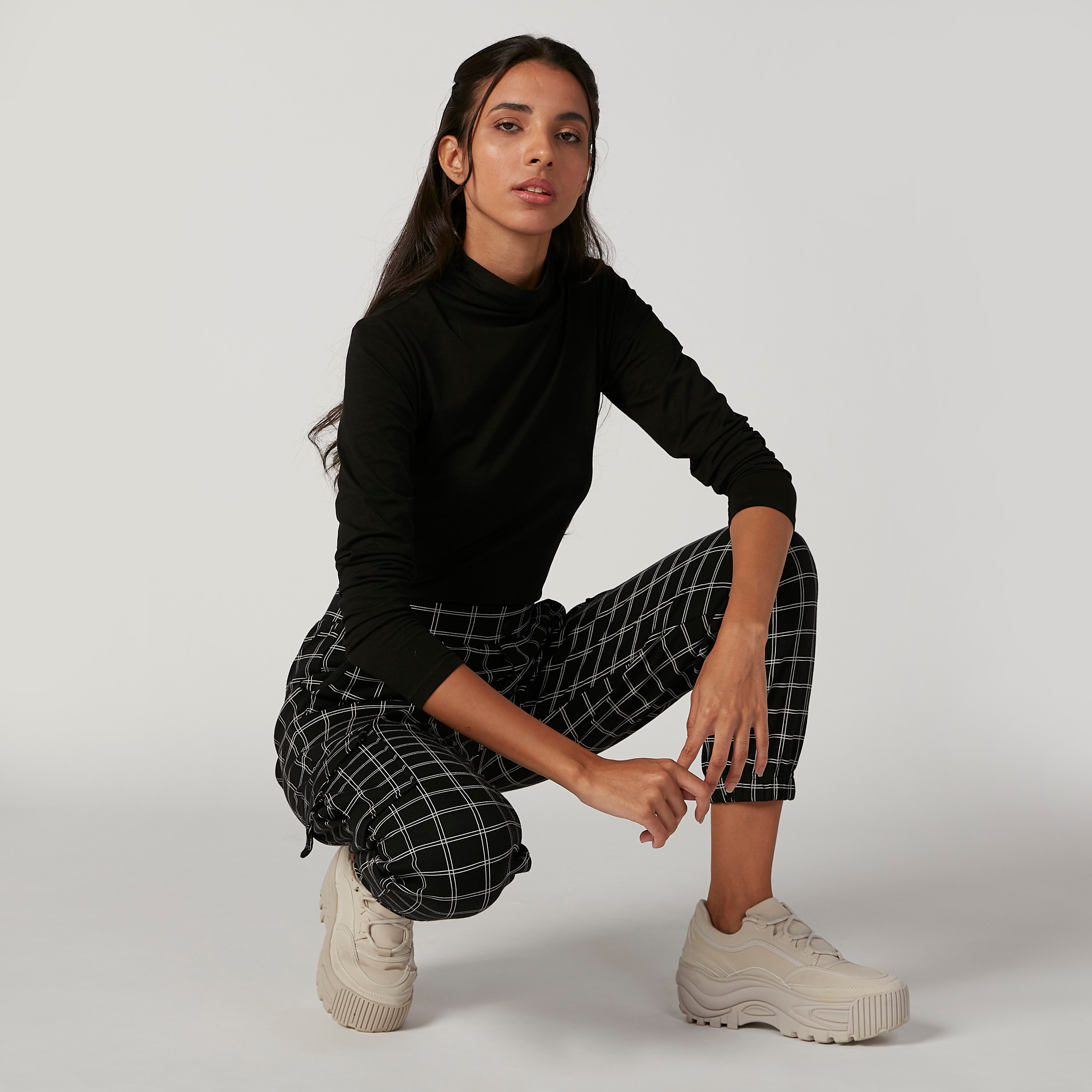 Chequered Cuffed Pants with Elasticised Waistband and Pocket Detail-women-clothing-trousers-image-4