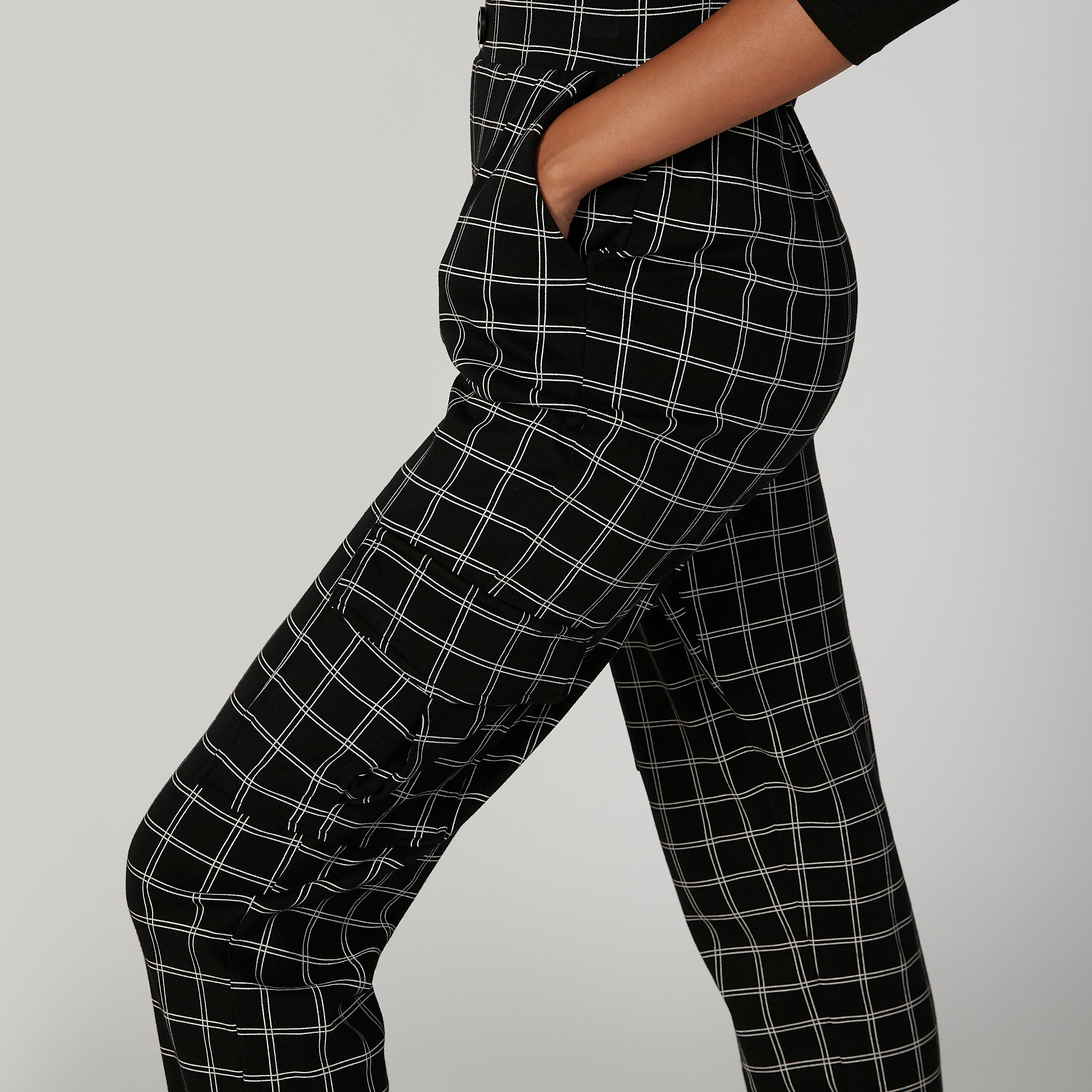 بنطلون كاروهات بأساور وخصر مطاطي وجيوب-women-clothing-trousers-image-5