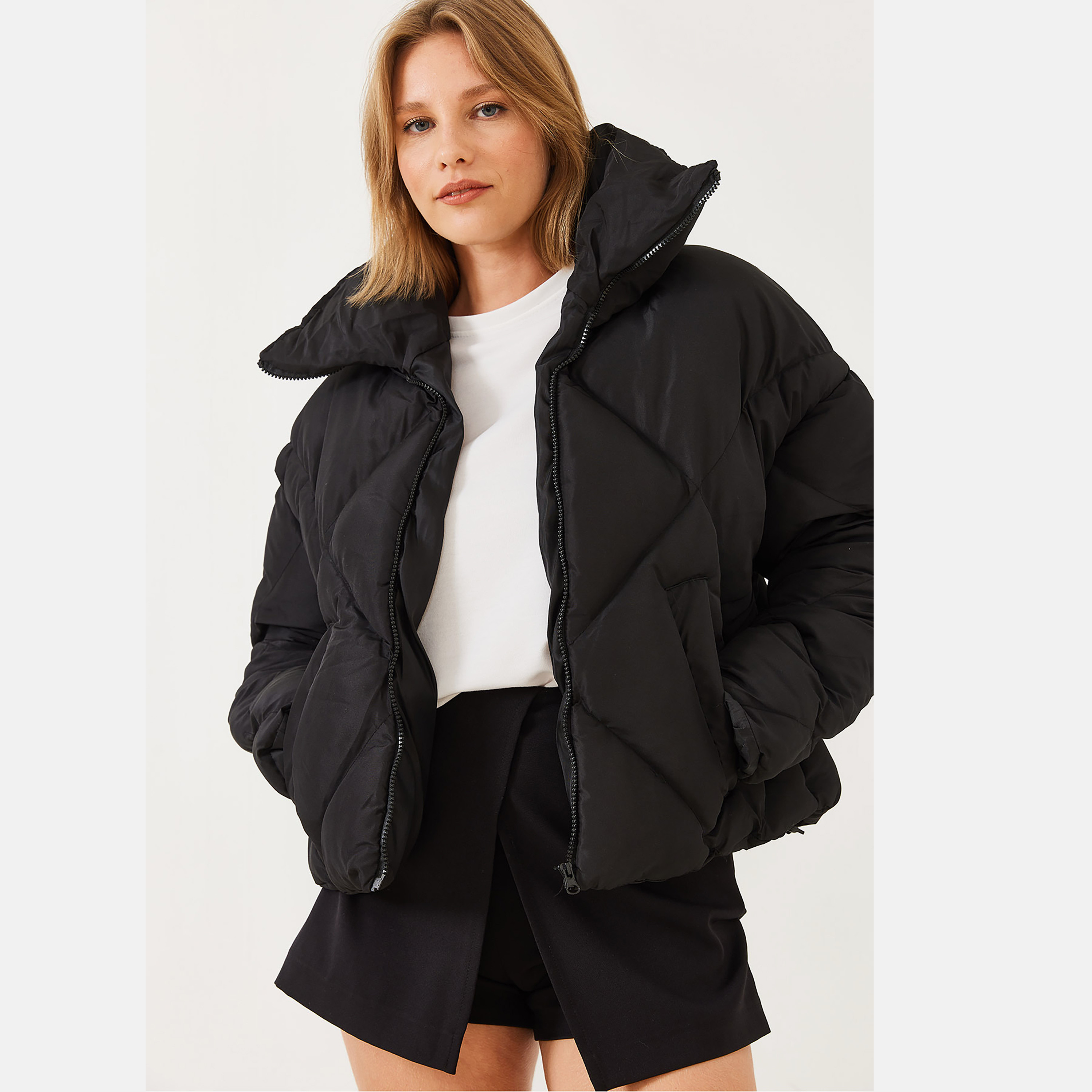 جاكيت منفوخ نسائي بياقة من بيانكو لوتشي-women-winterwear-coatsandjackets-jackets-image-2