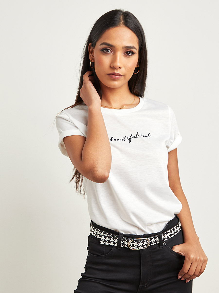 تيشيرت مطرز بأكمام قصيرة من ستايلي-women-clothing-tshirts-image-1