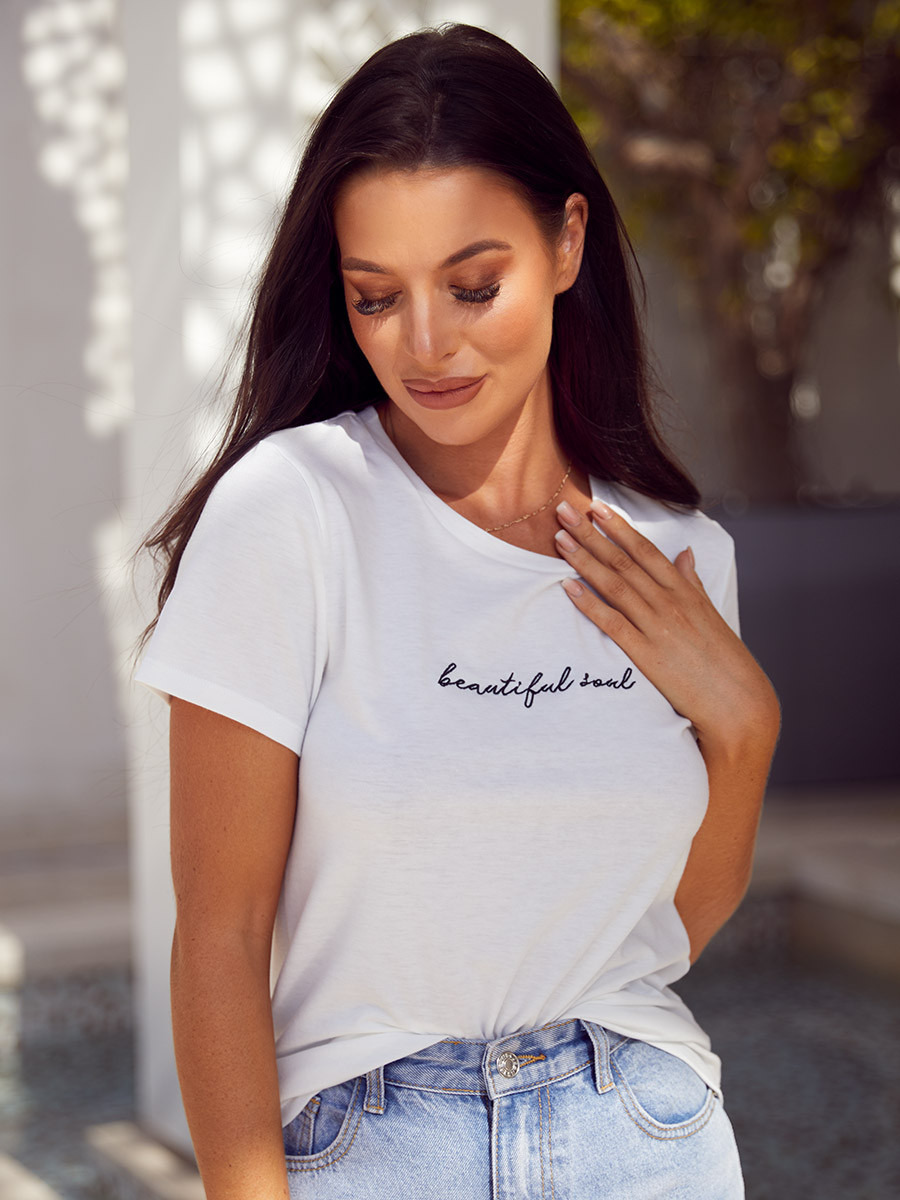 تيشيرت مطرز بأكمام قصيرة من ستايلي-women-clothing-tshirts-image-4