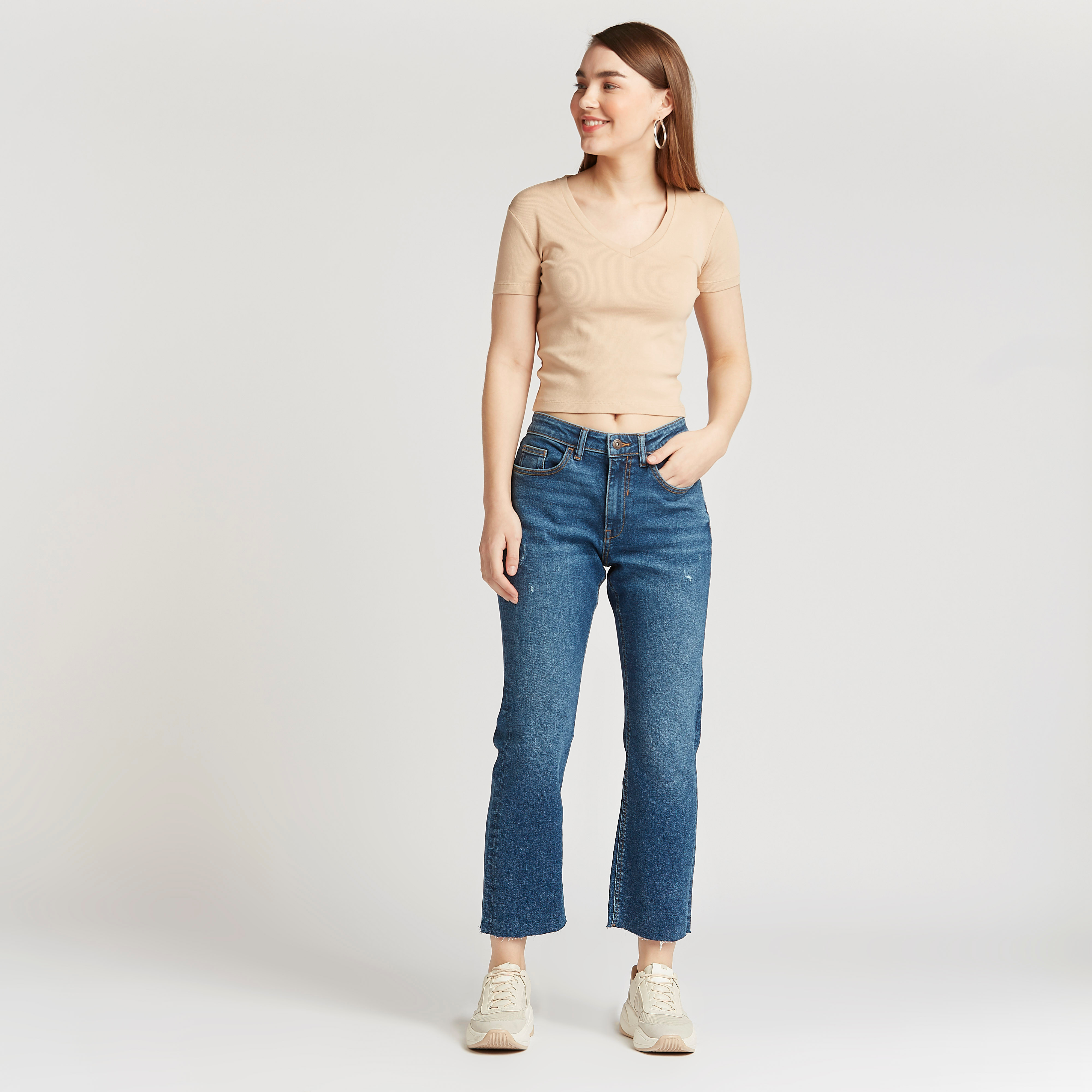 بلوزة سليم قصيرة بارزة الملمس بياقة v وأكمام قصيرة-women-clothing-tshirts-image-2