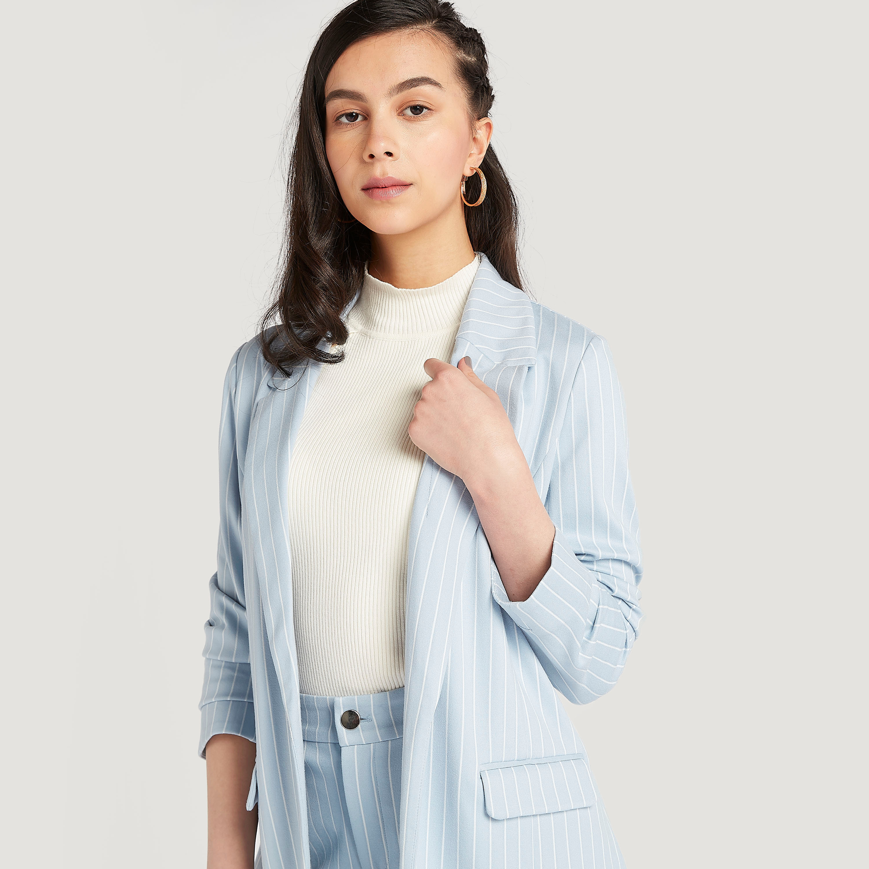 بليزر طويل مخطط بجيوب وأكمام طويلة-women-clothing-coatsandjackets-blazers-image-5