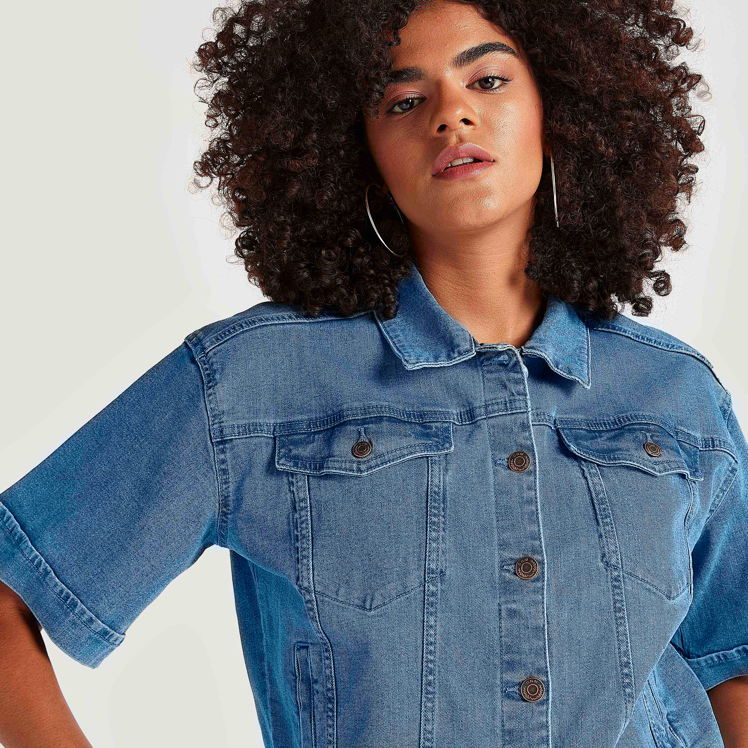 Denim jacket hot sale buttoned up