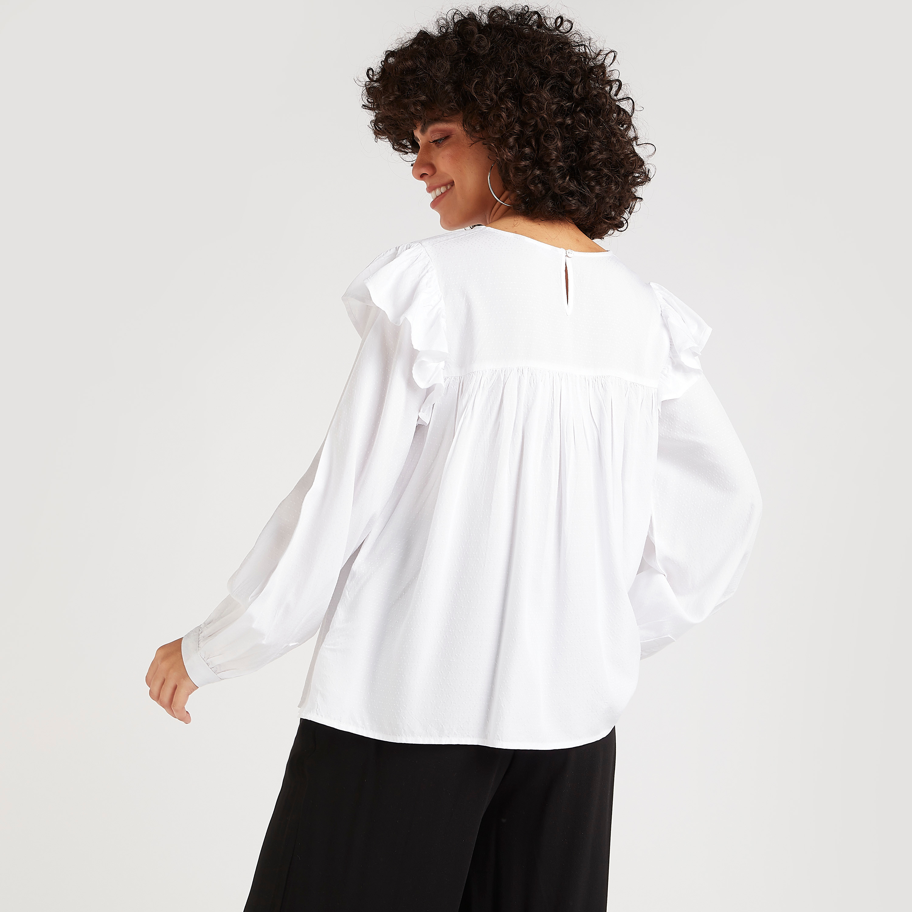 بلوزة مطرزة يوكي بأكمام طويلة وتفاصيل كشكشة-women-clothing-shirtsandblouses-blouses-image-4