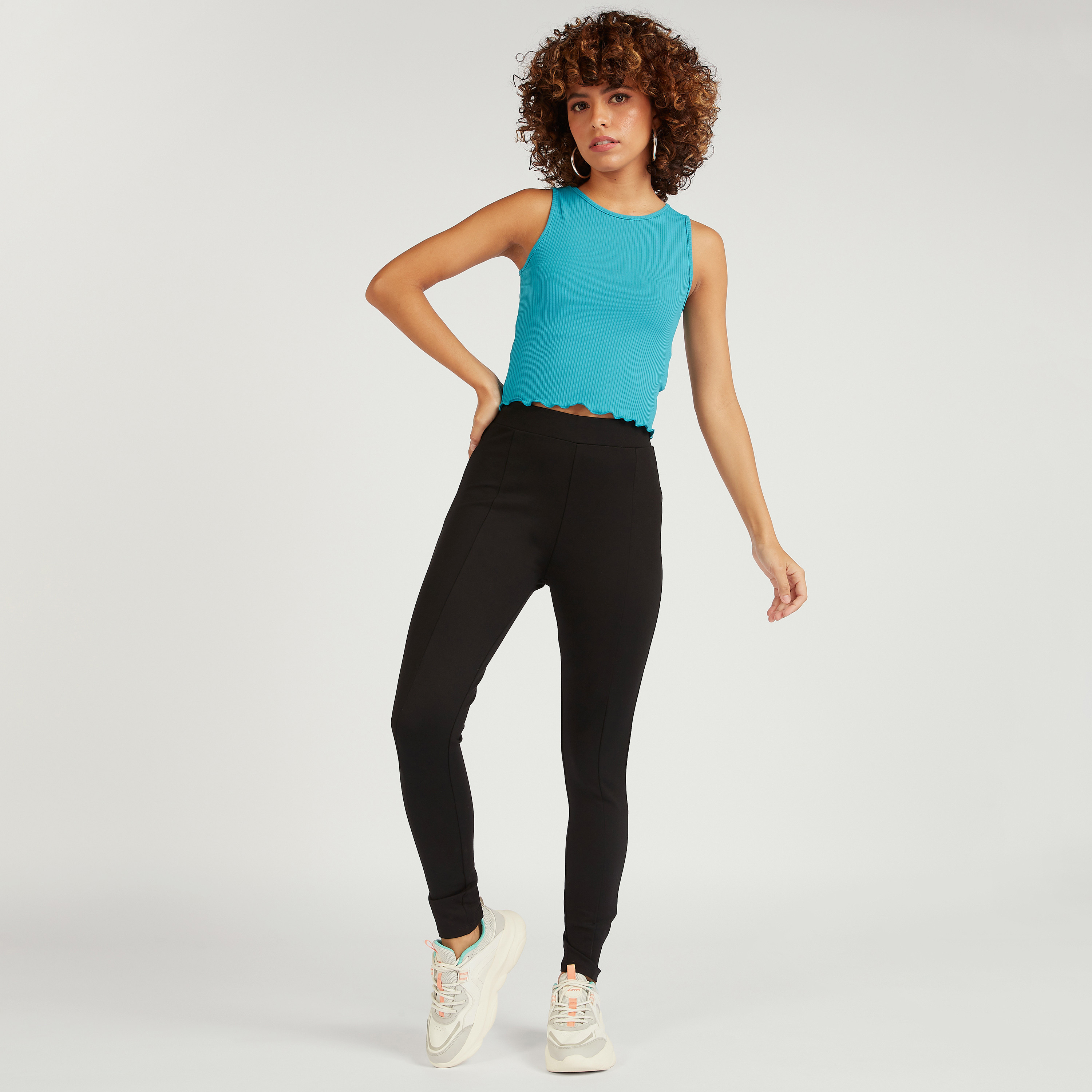 بلوزة مضلّعة دون أكمام بياقة ضيّقة-women-clothing-shirtsandblouses-blouses-image-2