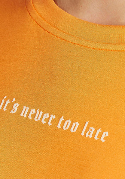 Slogan Print Sweatshirt with Crew Neck and Long Sleeves