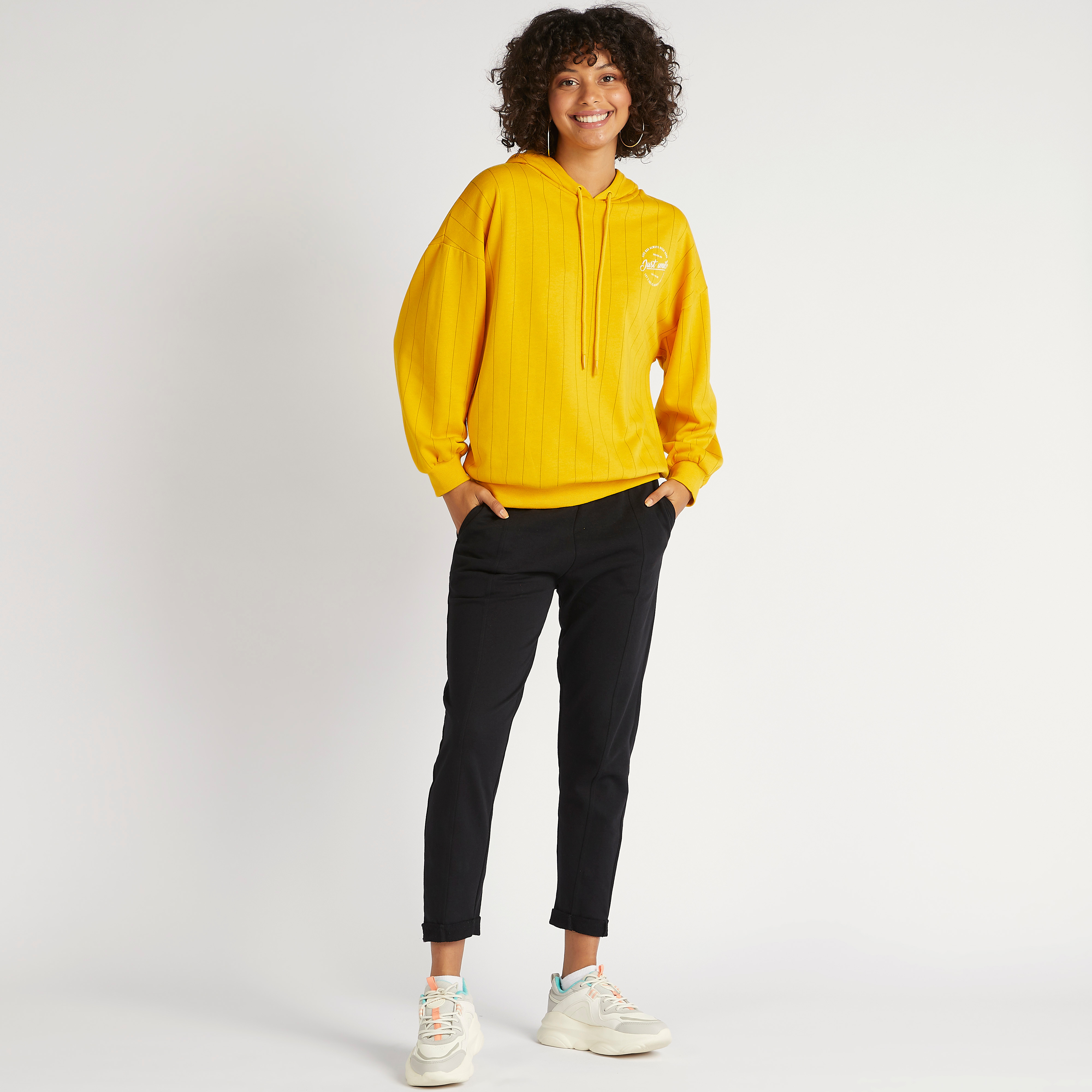 هودي مقلّم بطبعات شعار وأكمام طويلة-women-clothing-hoodiesandsweatshirts-sweatshirts-image-2