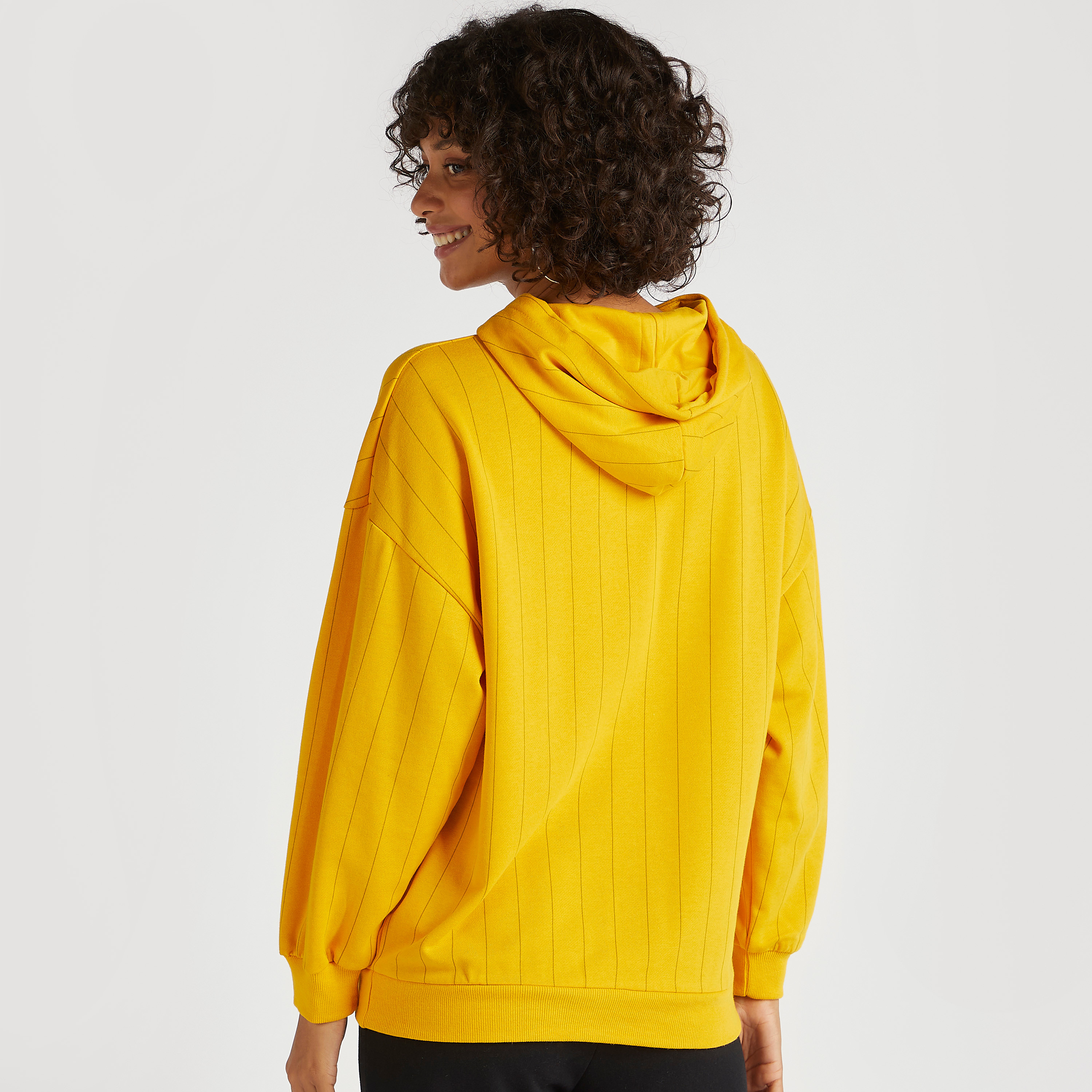 هودي مقلّم بطبعات شعار وأكمام طويلة-women-clothing-hoodiesandsweatshirts-sweatshirts-image-4