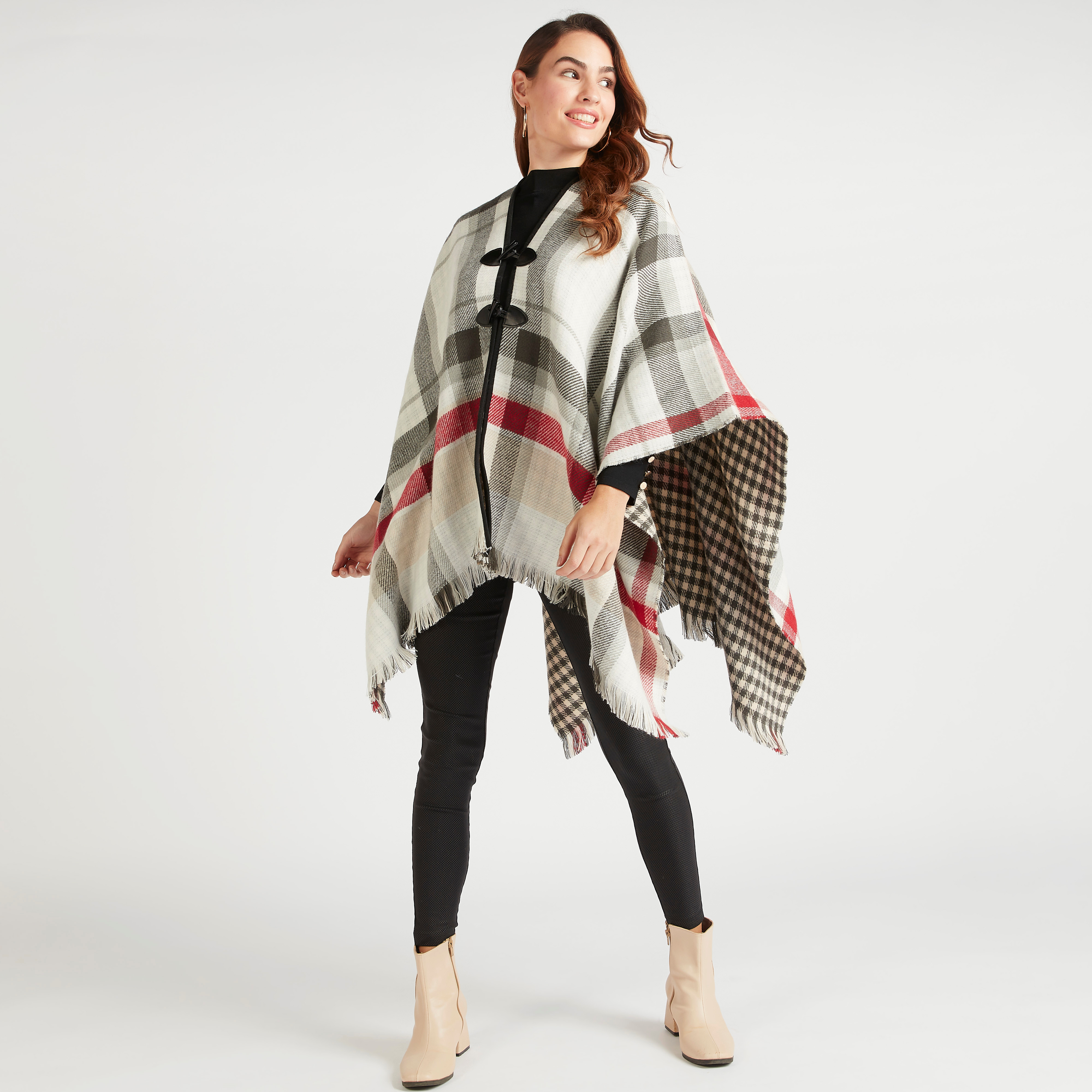 بونشو كاروهات يستخدم على الوجهين بأزرار إغلاق متداخلة-women-winterwear-coatsandjackets-jackets-image-2