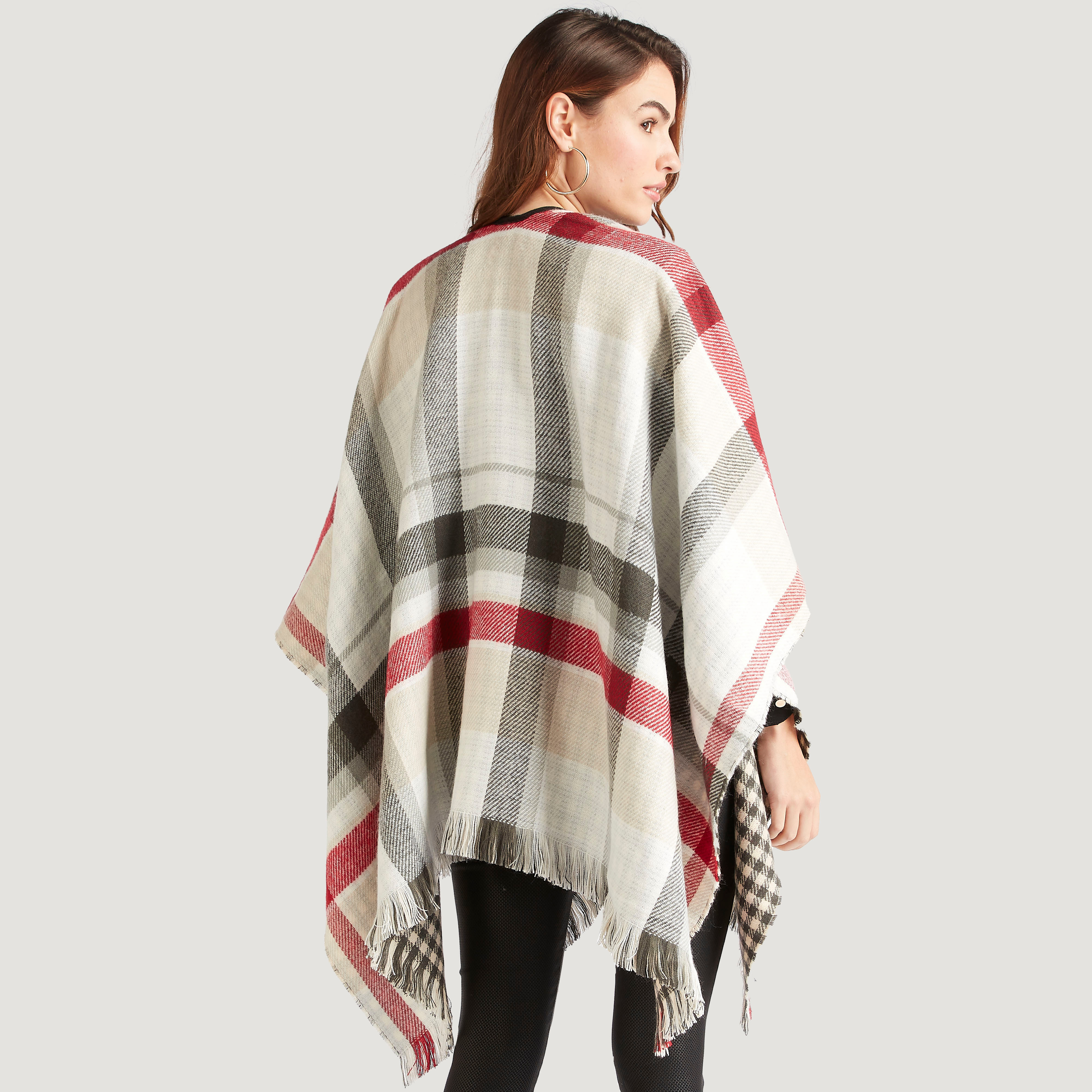 بونشو كاروهات يستخدم على الوجهين بأزرار إغلاق متداخلة-women-winterwear-coatsandjackets-jackets-image-4