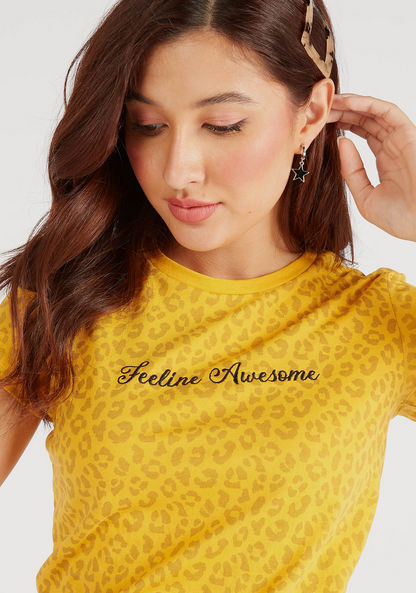 Leopard Print Crew Neck T-shirt with Cap Sleeves