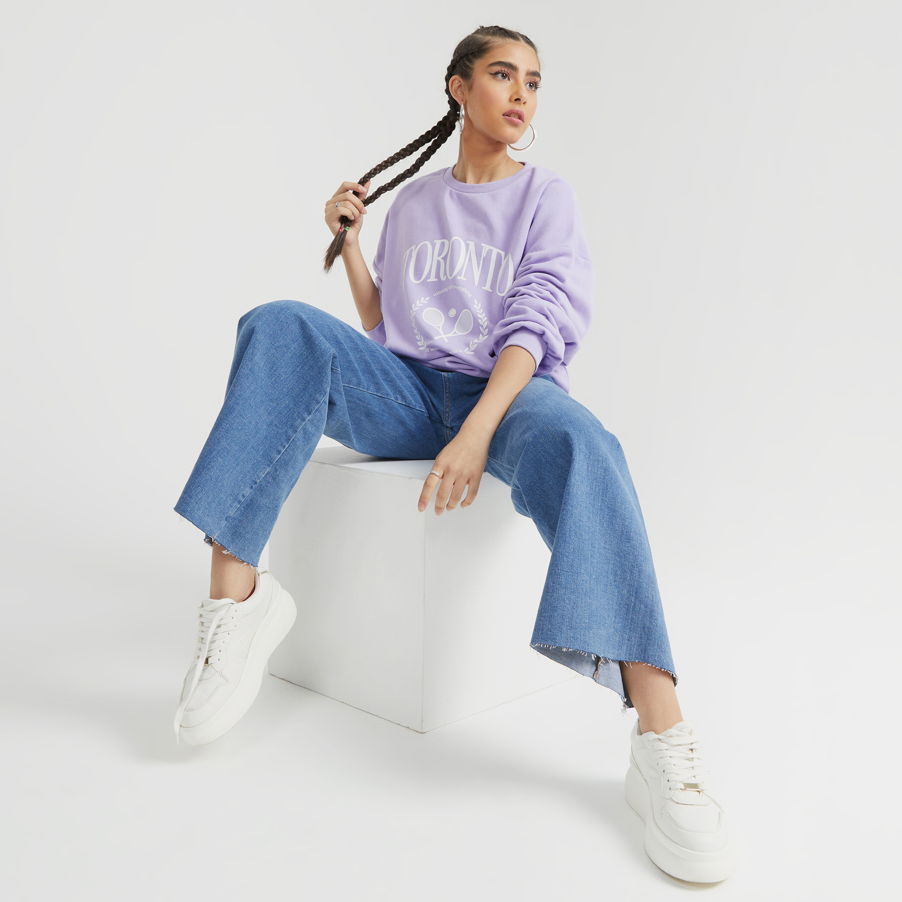 سويت شيرت بياقة ضيّقة وأكمام طويلة وطبعات-women-clothing-hoodiesandsweatshirts-sweatshirts-image-1