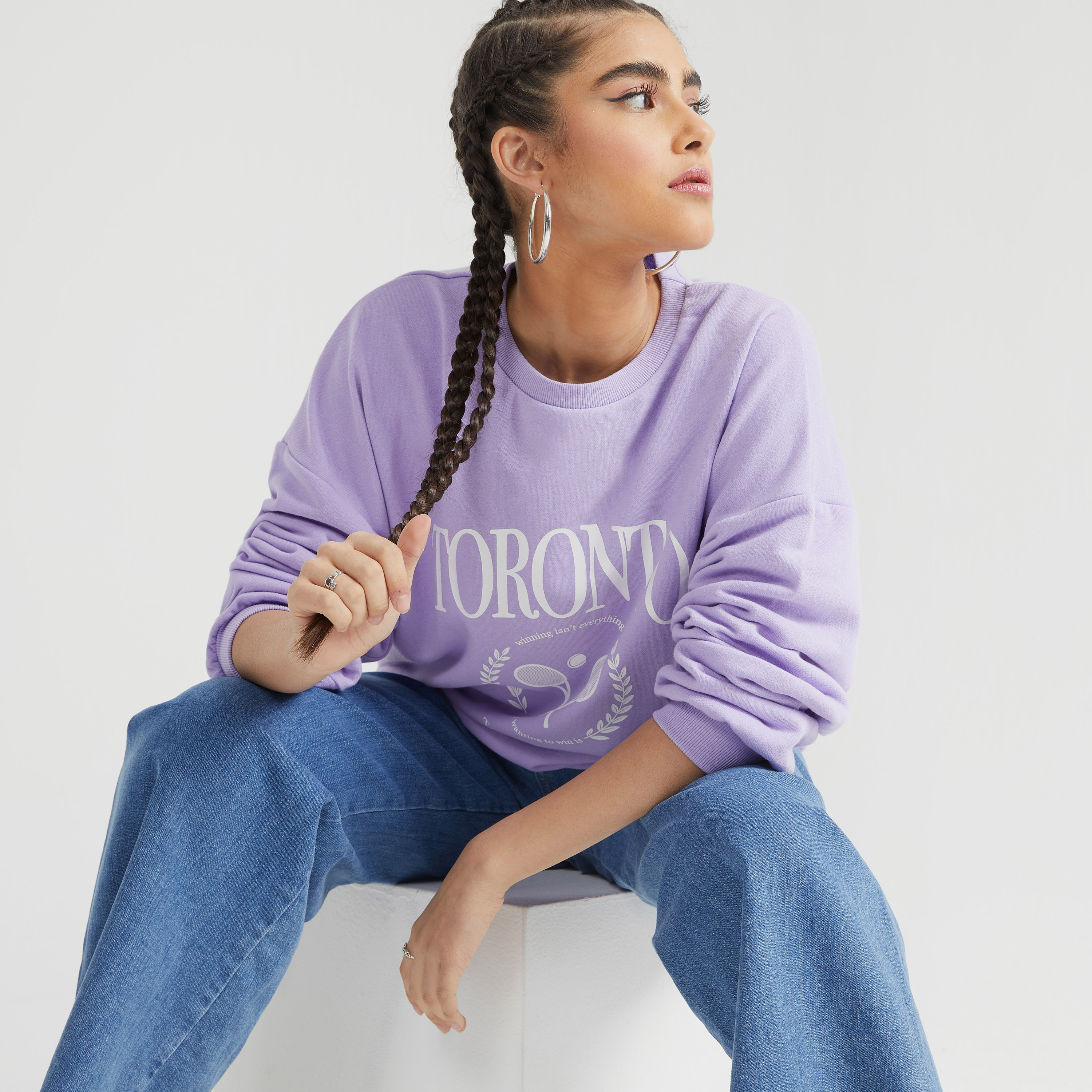 سويت شيرت بياقة ضيّقة وأكمام طويلة وطبعات-women-clothing-hoodiesandsweatshirts-sweatshirts-image-5