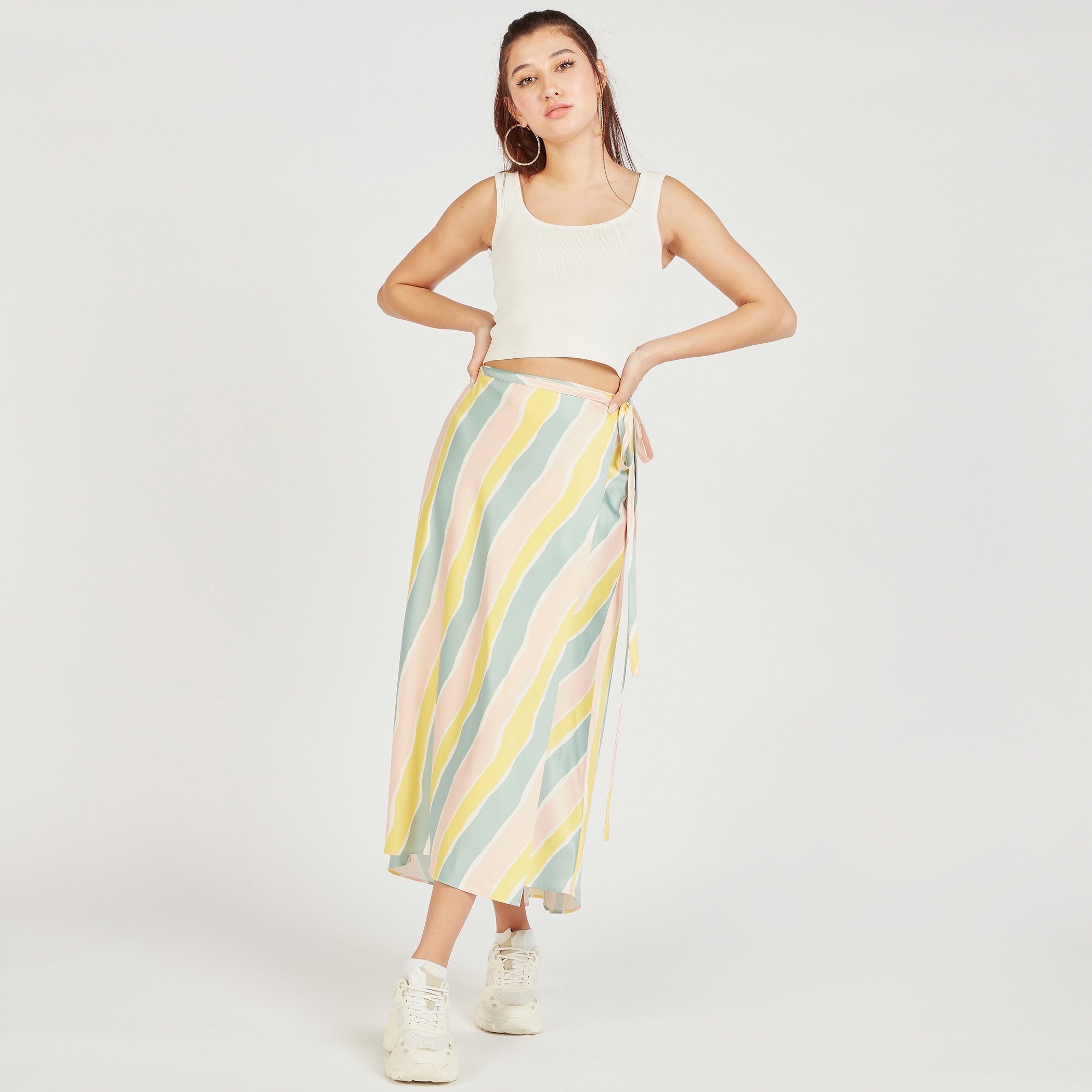 تنورة ميدي ملفوفة ومقلّمة برباط على الخصر-women-clothing-skirts-image-2