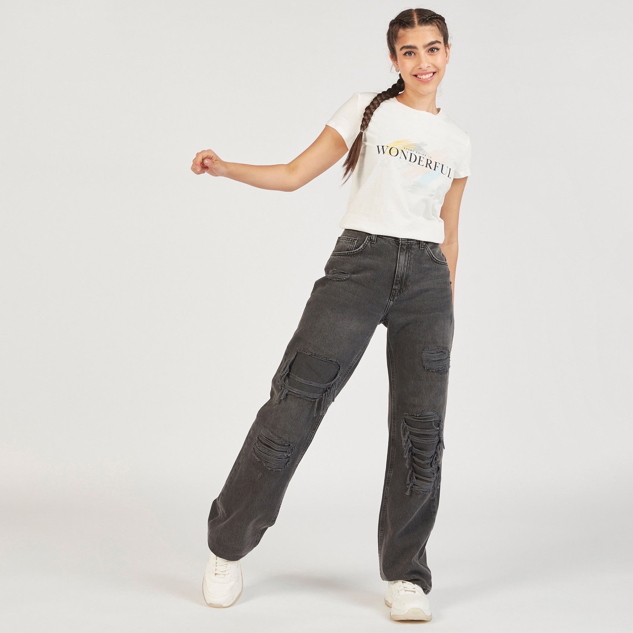 تيشيرت بياقة ضيقة وأكمام قصيرة وطبعات شعار-women-clothing-tshirts-image-2