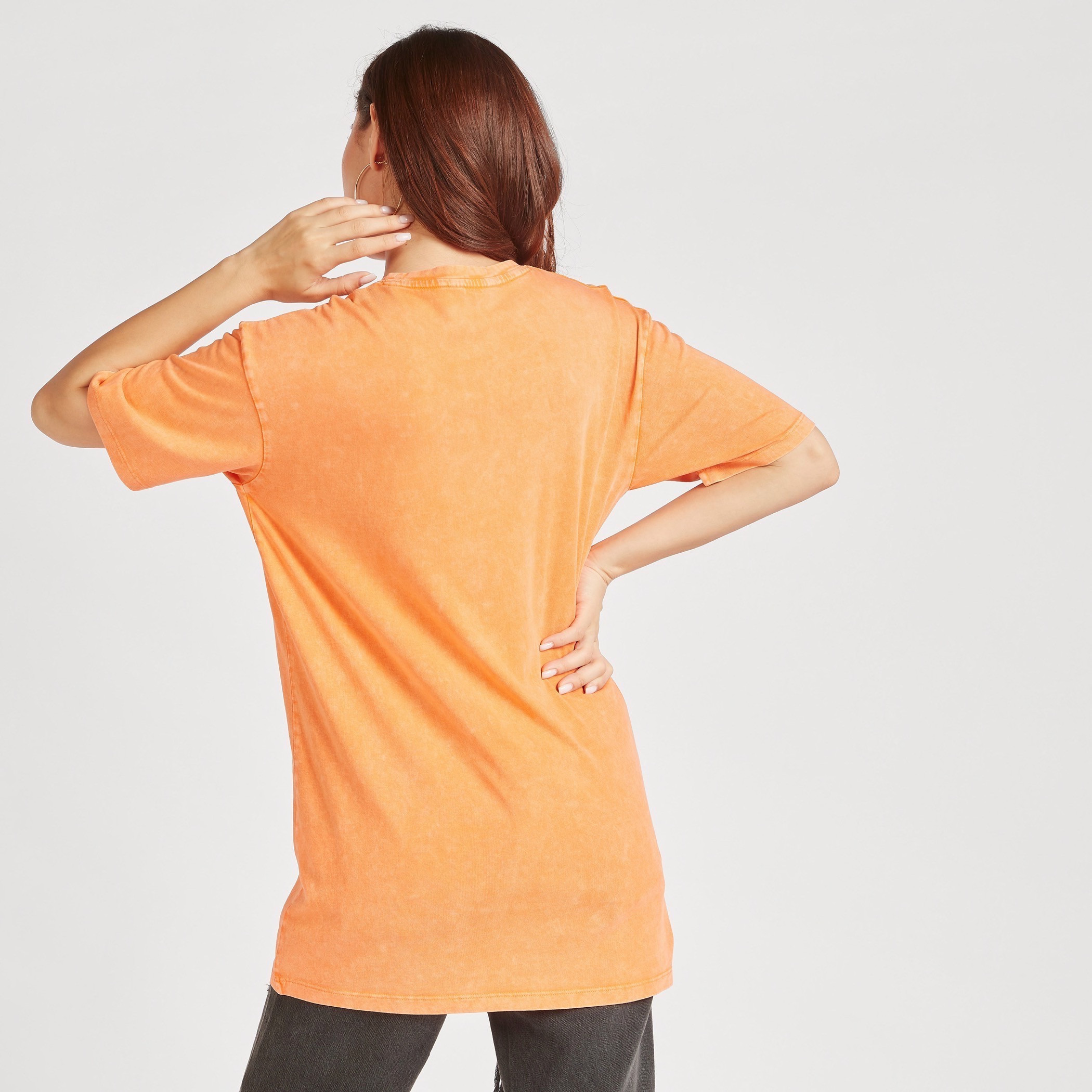 تيشيرت فضفاض بطبعات وياقة ضيّقة وأكمام قصيرة-women-clothing-tshirts-image-4