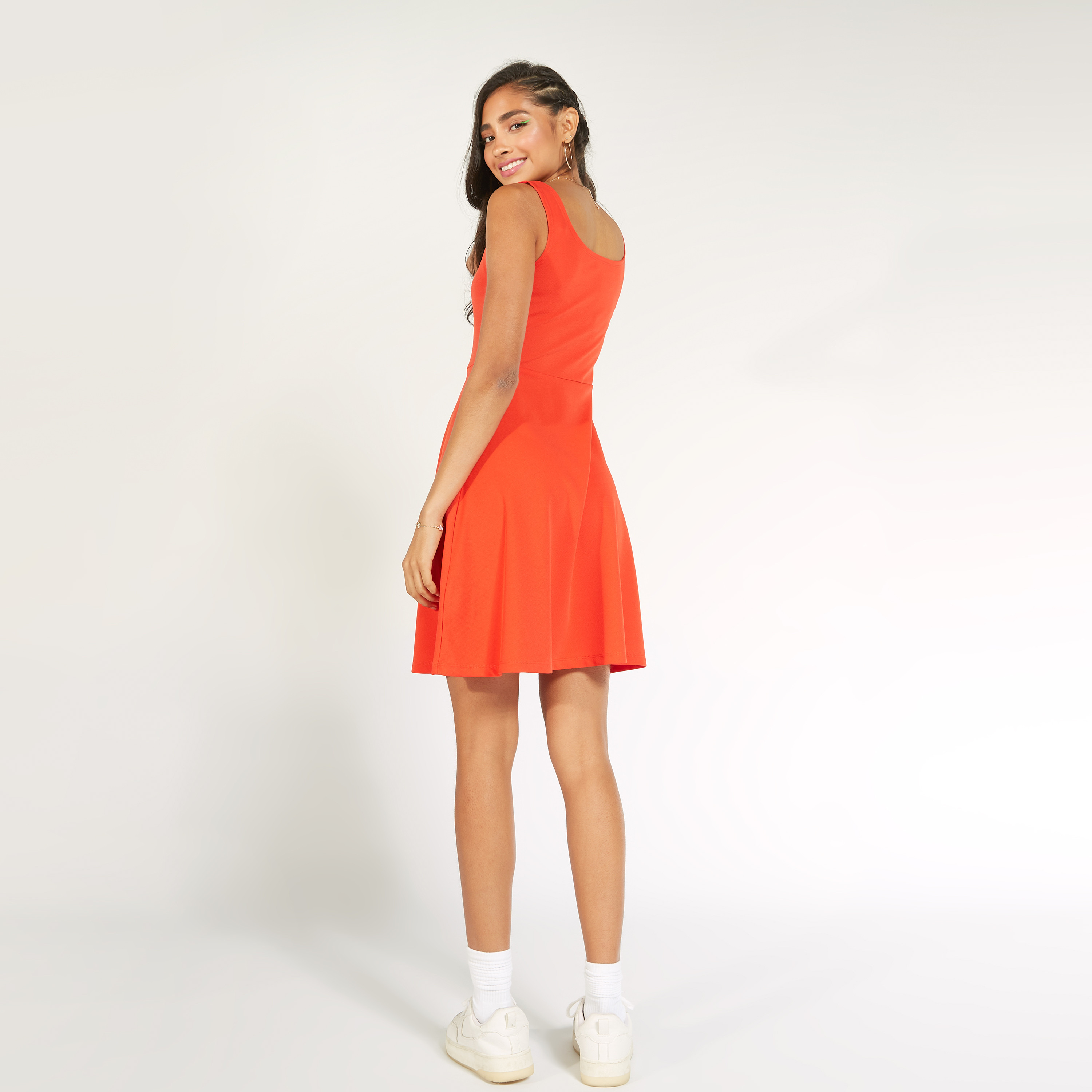 فستان منسدل واسع سادة دون أكمام بياقة مستديرة-women-clothing-dresses-image-4