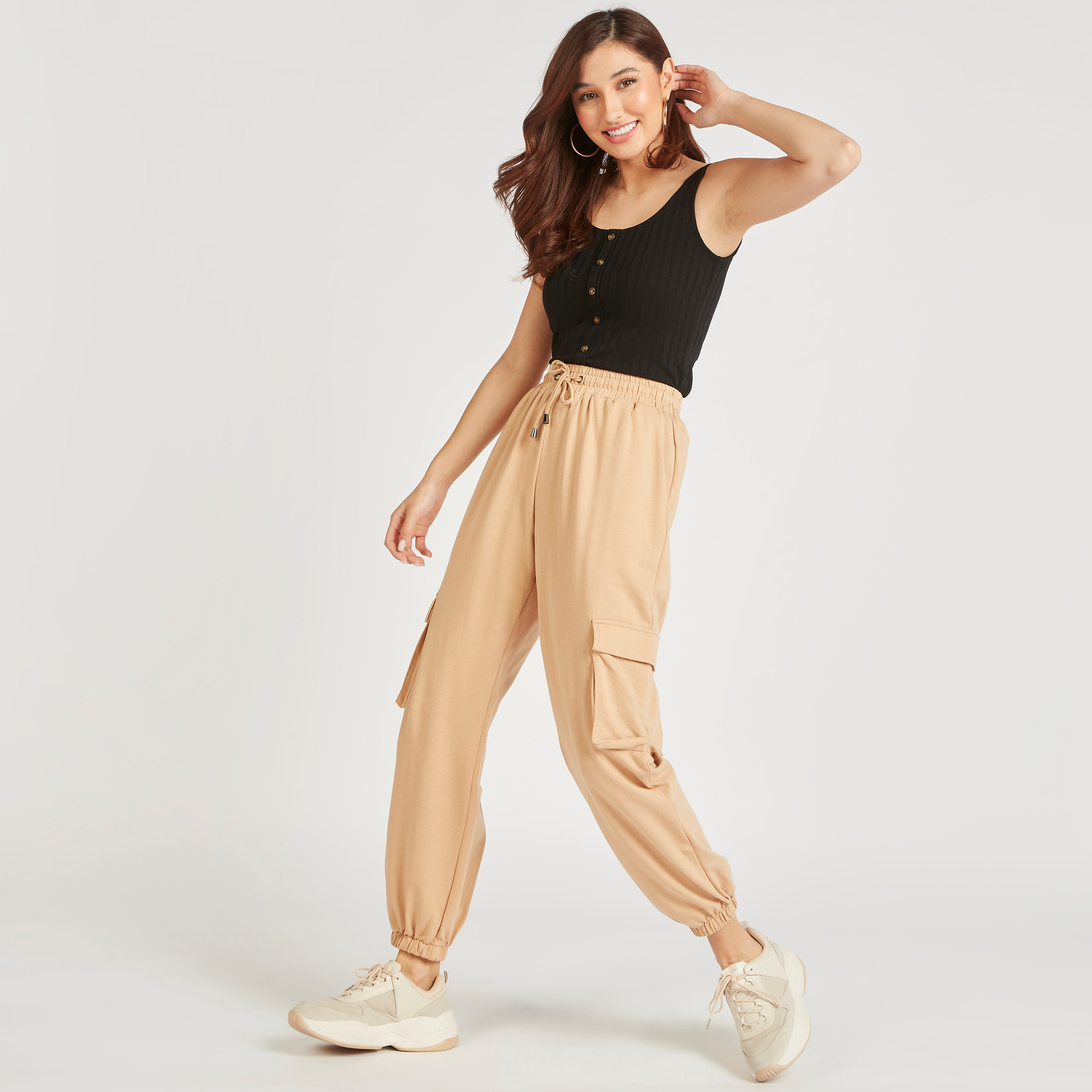 بلوزة دون أكمام سادة بياقة عميقة وإغلاق بأزرار-women-clothing-tshirts-image-10