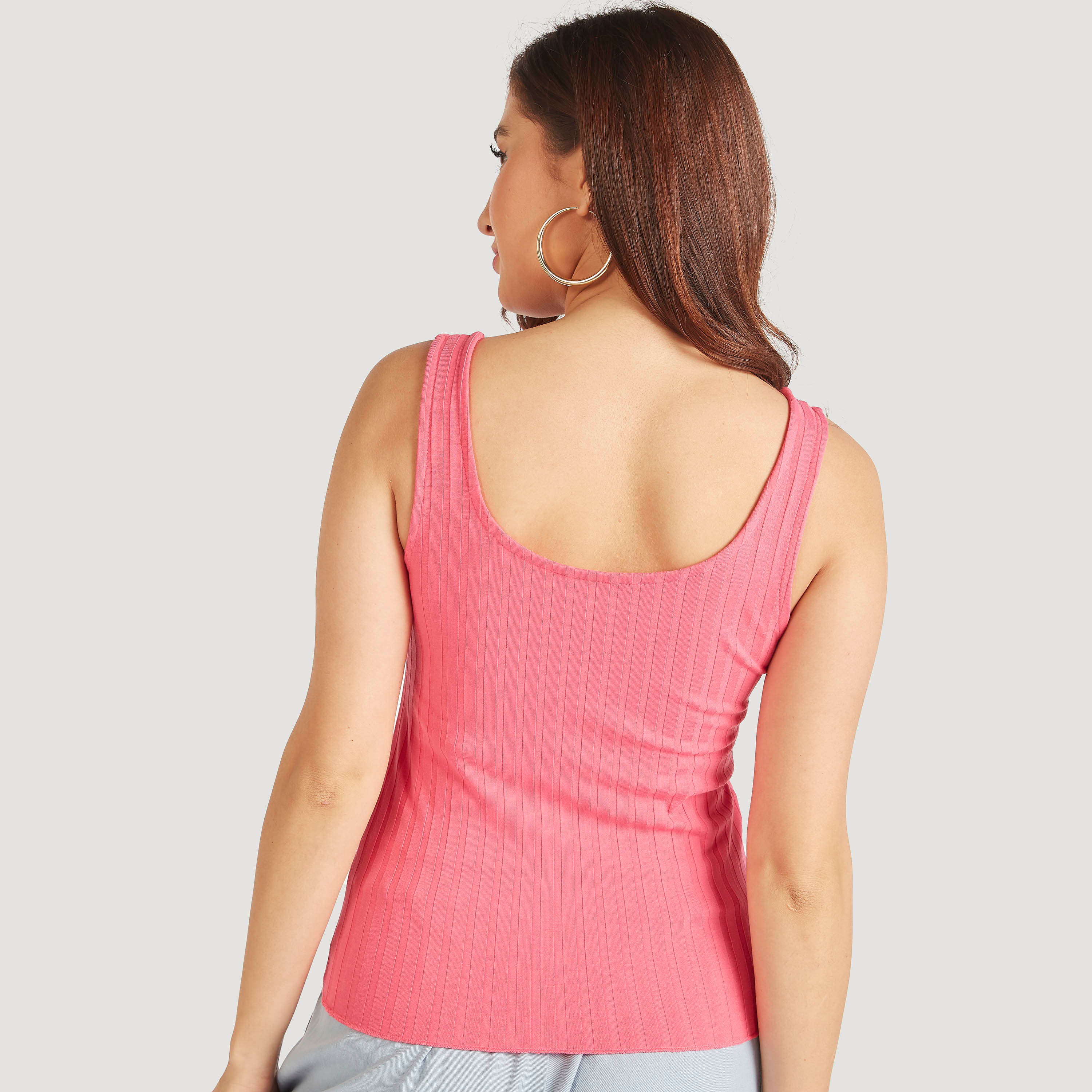 بلوزة دون أكمام سادة بياقة عميقة وإغلاق بأزرار-women-clothing-tshirts-image-16
