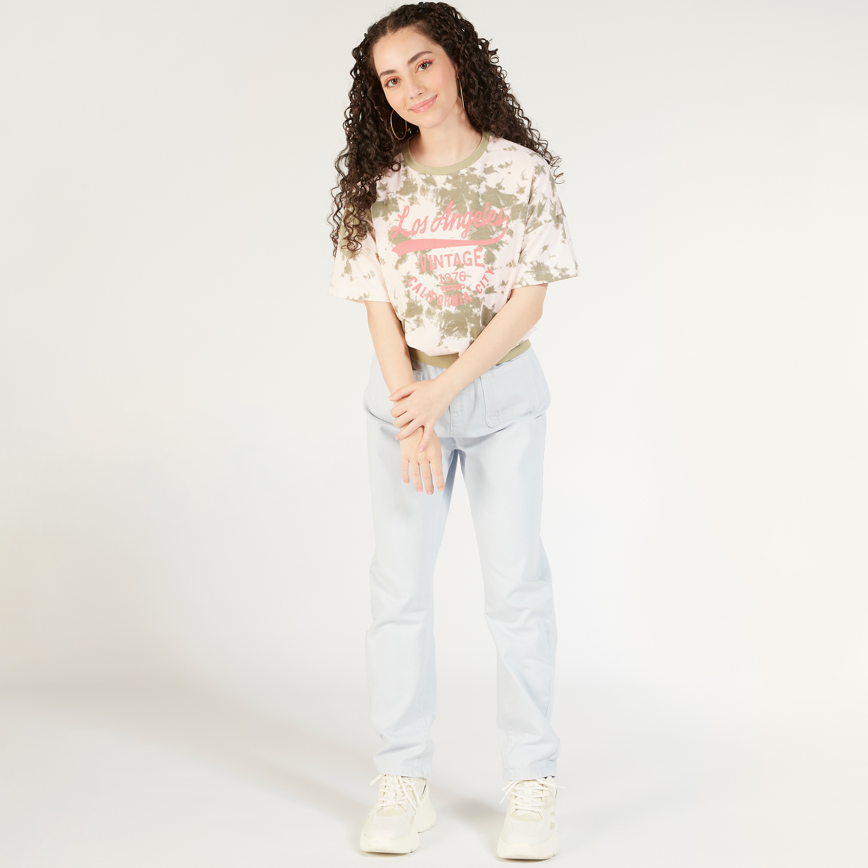 تيشيرت بياقة مستديرة وأكمام قصيرة وطَبعات-women-clothing-tshirts-image-2