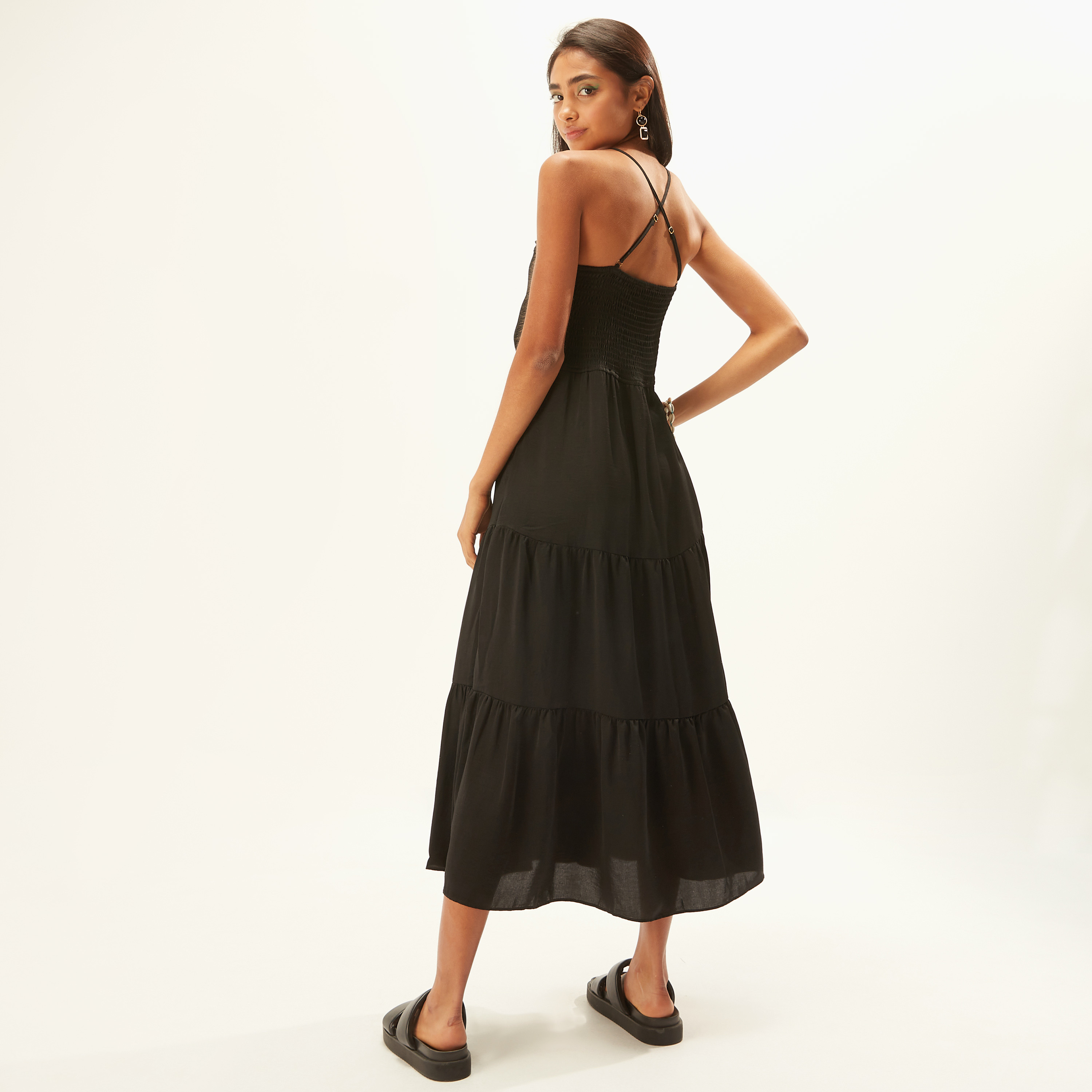 فستان سادة دون أكمام متعدد الطبقات بياقة هالتر وتفاصيل مطرزة-women-clothing-dresses-image-8