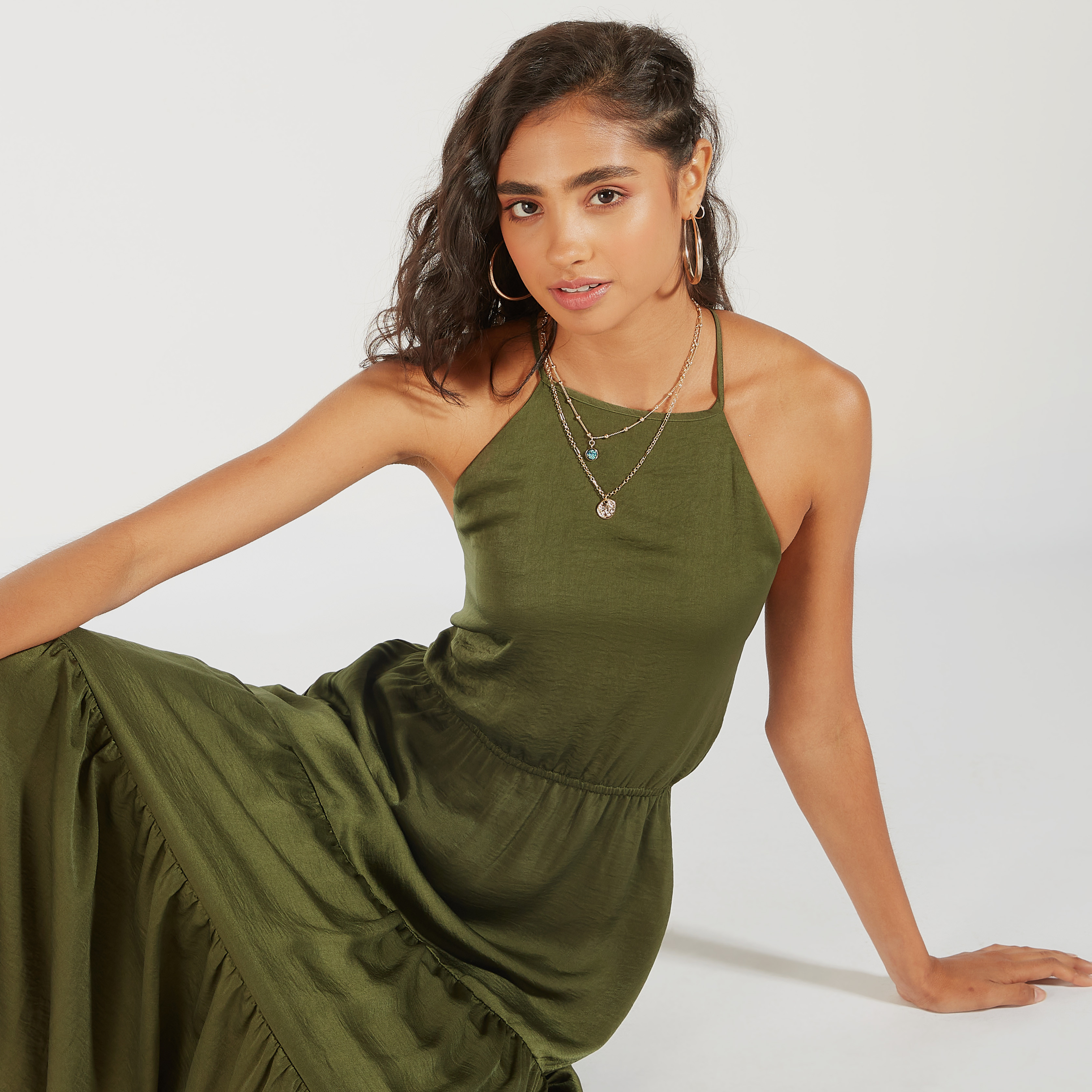 فستان سادة دون أكمام متعدد الطبقات بياقة هالتر وتفاصيل مطرزة-women-clothing-dresses-image-1