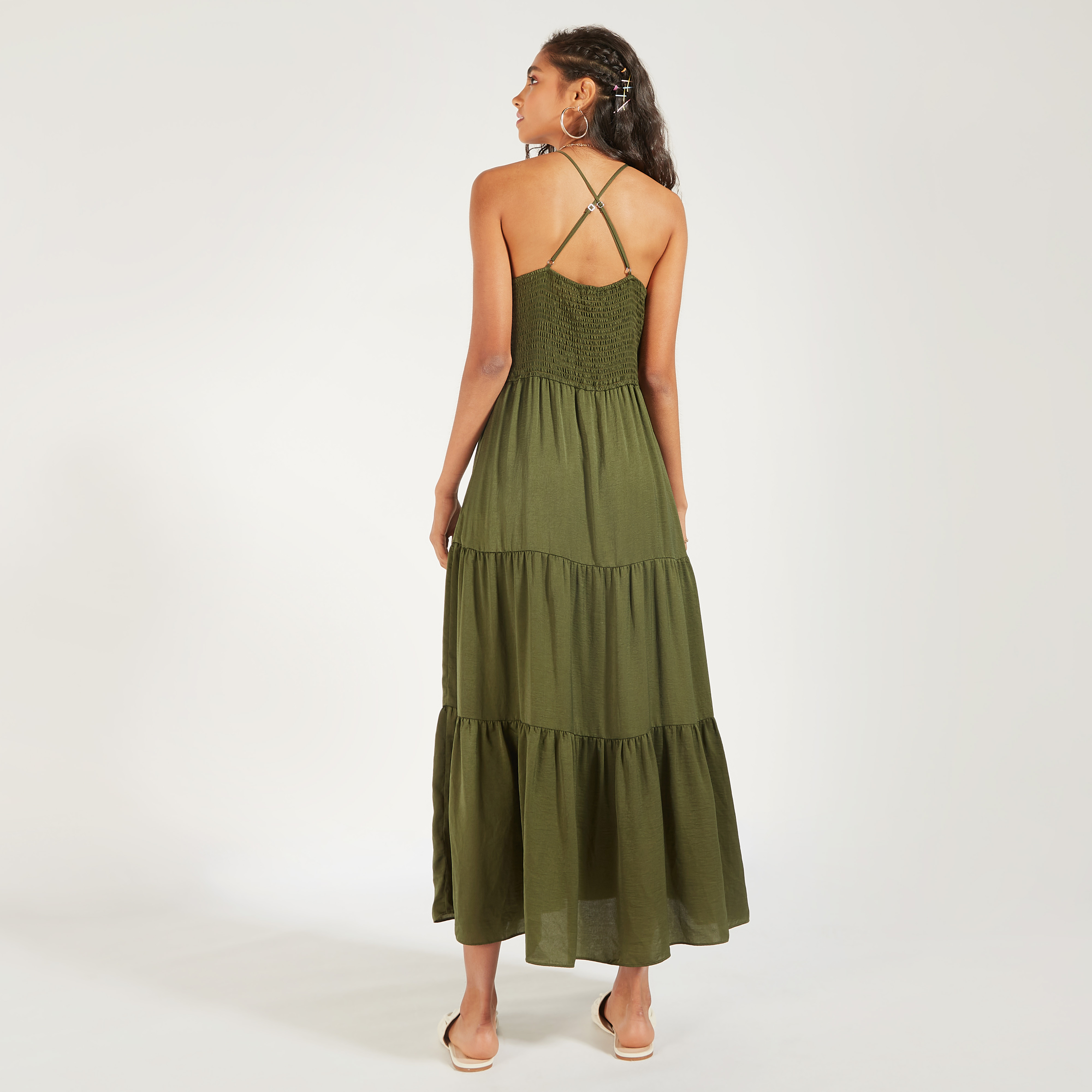 فستان سادة دون أكمام متعدد الطبقات بياقة هالتر وتفاصيل مطرزة-women-clothing-dresses-image-4