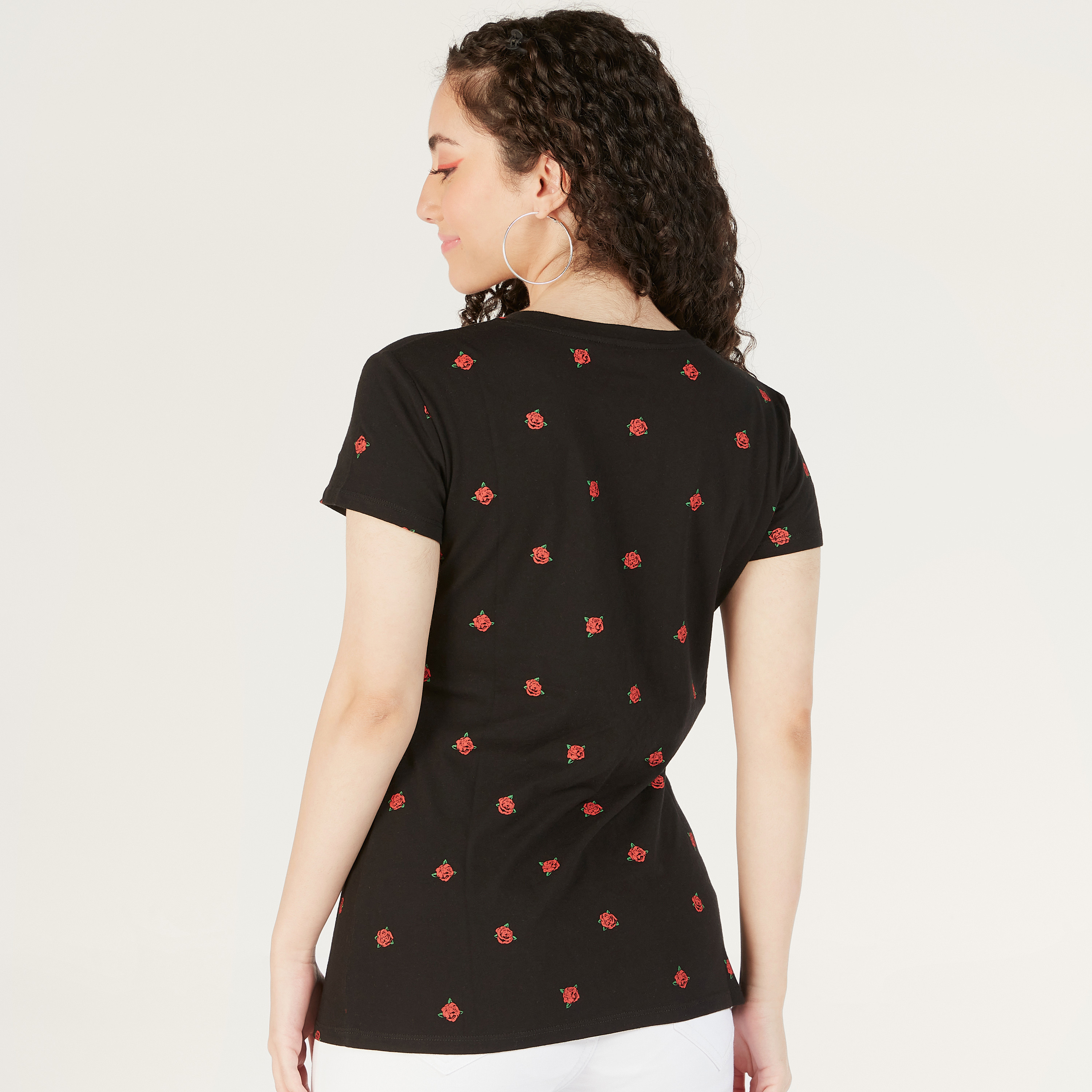 تيشيرت بياقة ضيقة وأكمام قصيرة وطبعات-women-clothing-tshirts-image-4