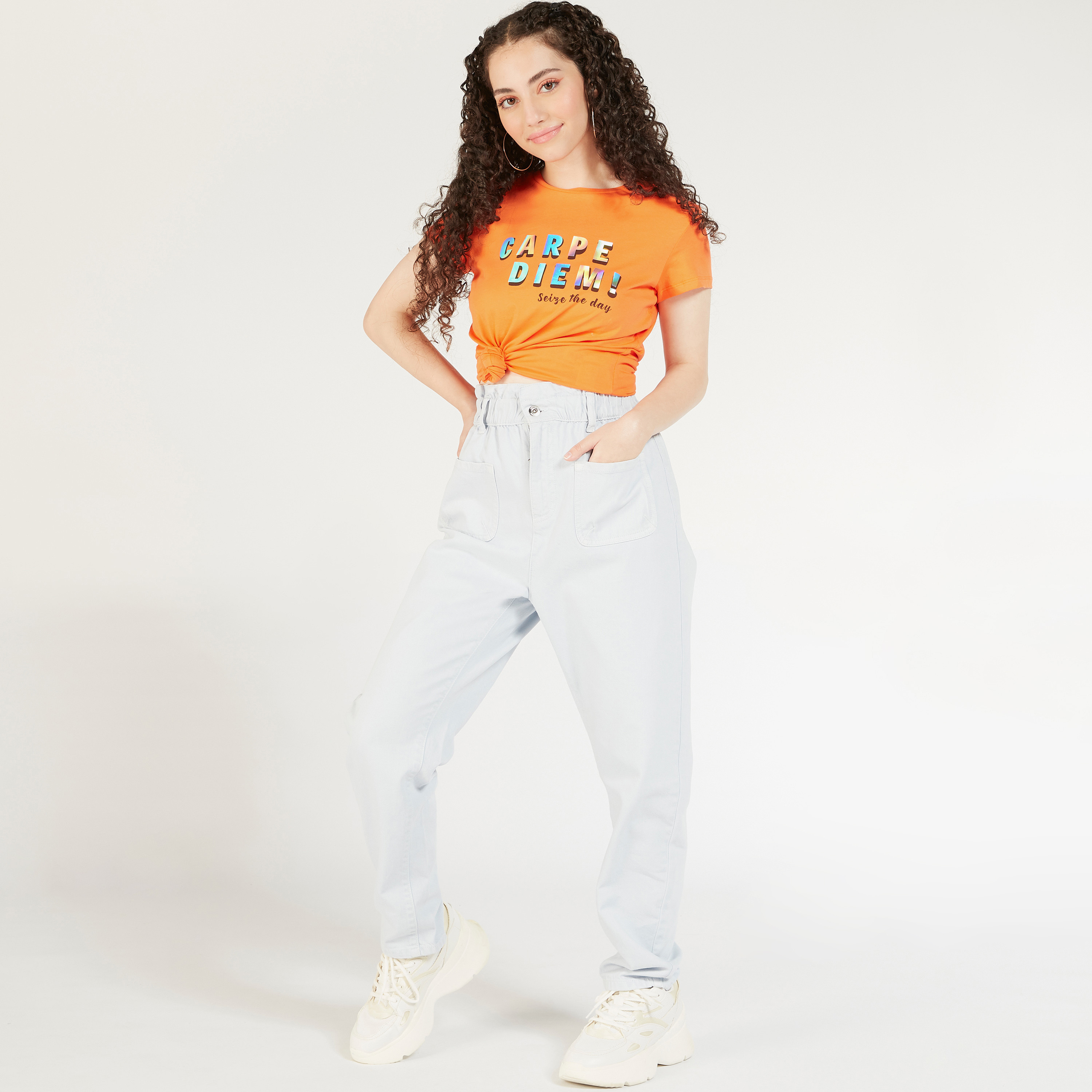 تيشيرت بياقة ضيقة وأكمام قصيرة وطبعات-women-clothing-tshirts-image-2