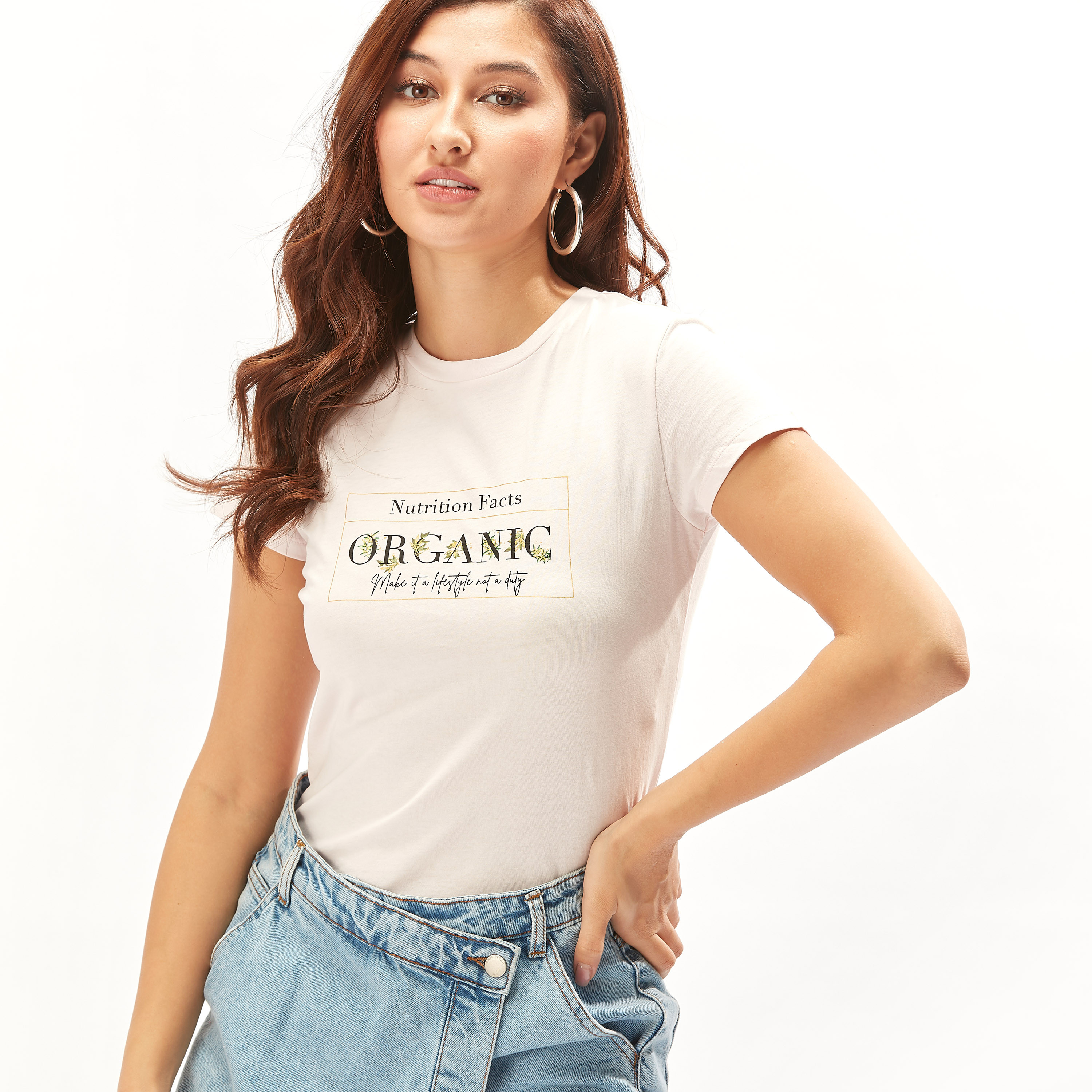 تيشيرت بياقة ضيّقة وأكمام قصيرة وطبعات-women-clothing-tshirts-image-1
