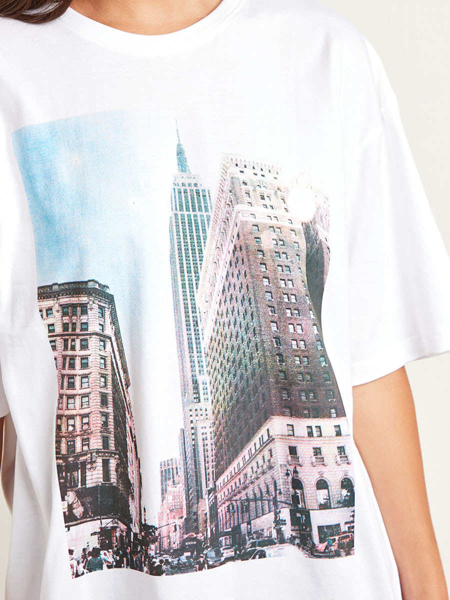 Styli New York Graphic Printed Oversized Fit T-shirt-women-clothing-tshirts-image-5