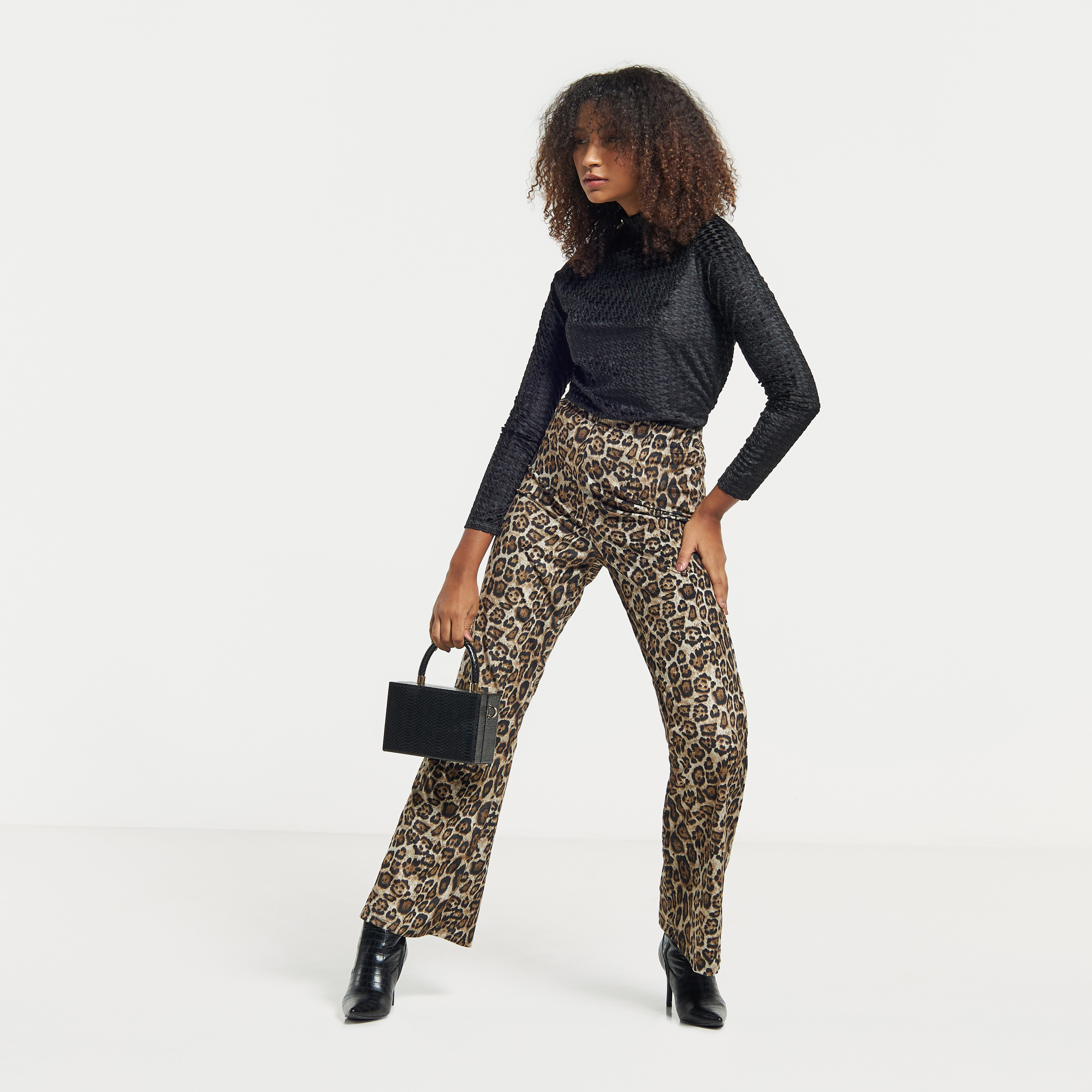 Printed flare online pants