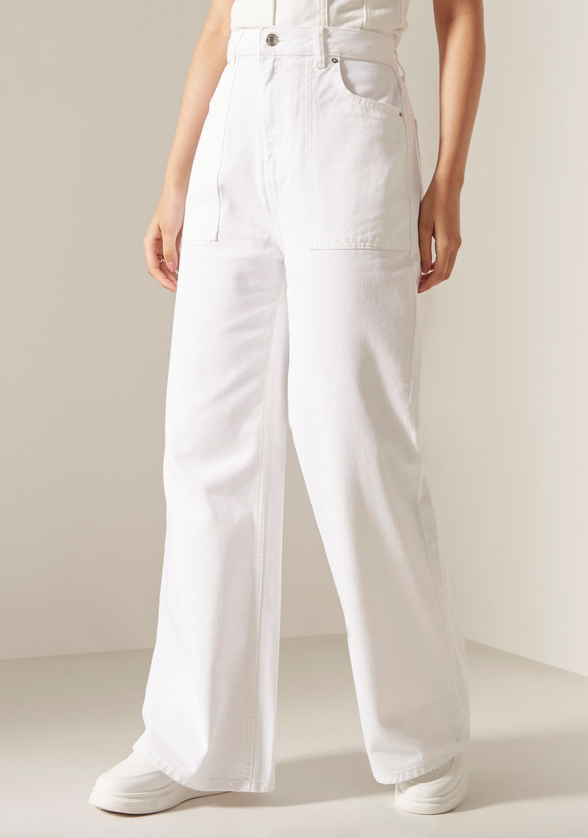 Buy Women's Relaxed Fit Utility Jeans with Pockets and Button Closure  Online | Centrepoint Kuwait