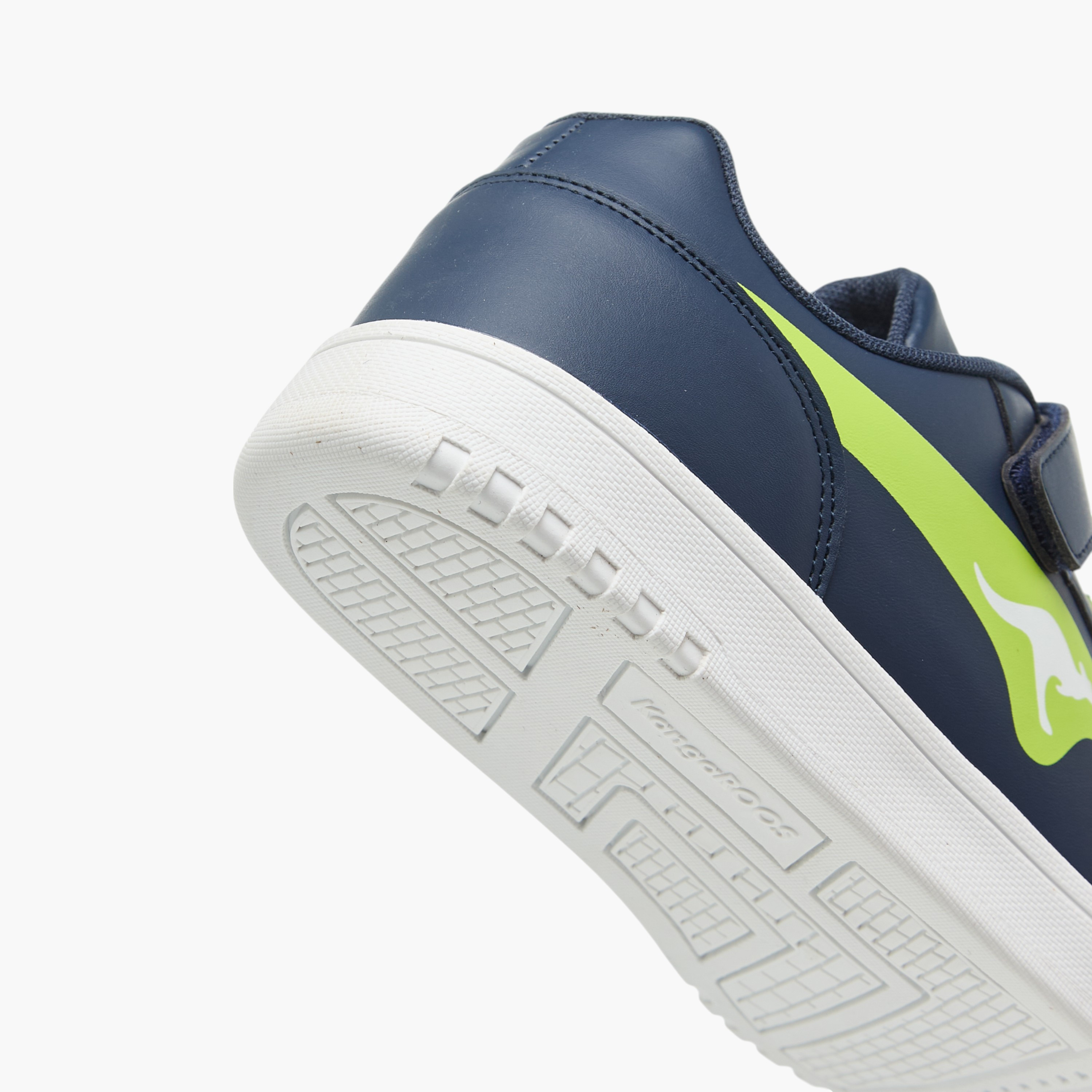 حذاء سنيكرز بشريط إغلاق لاصق للنساء من كانغاروز-women-shoes-sneakers-image-5