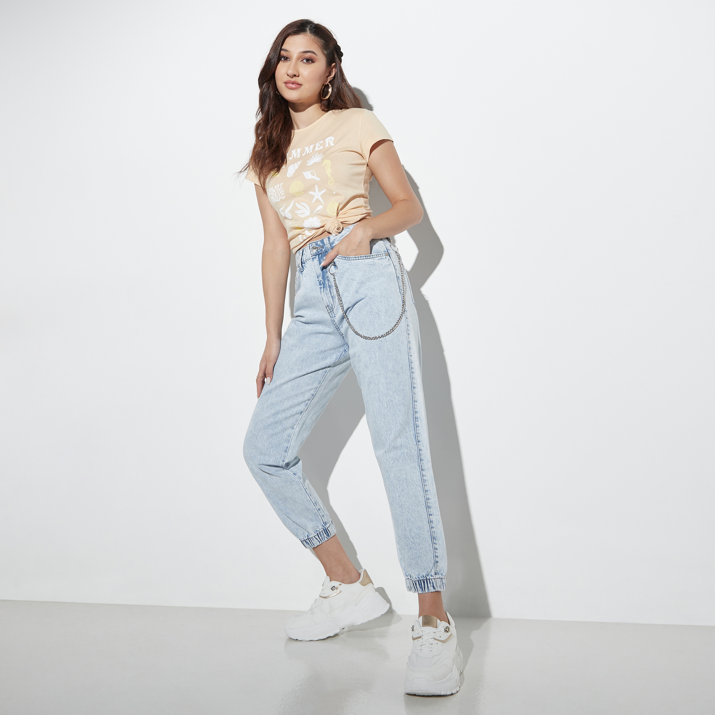 Jogger best sale mom jeans