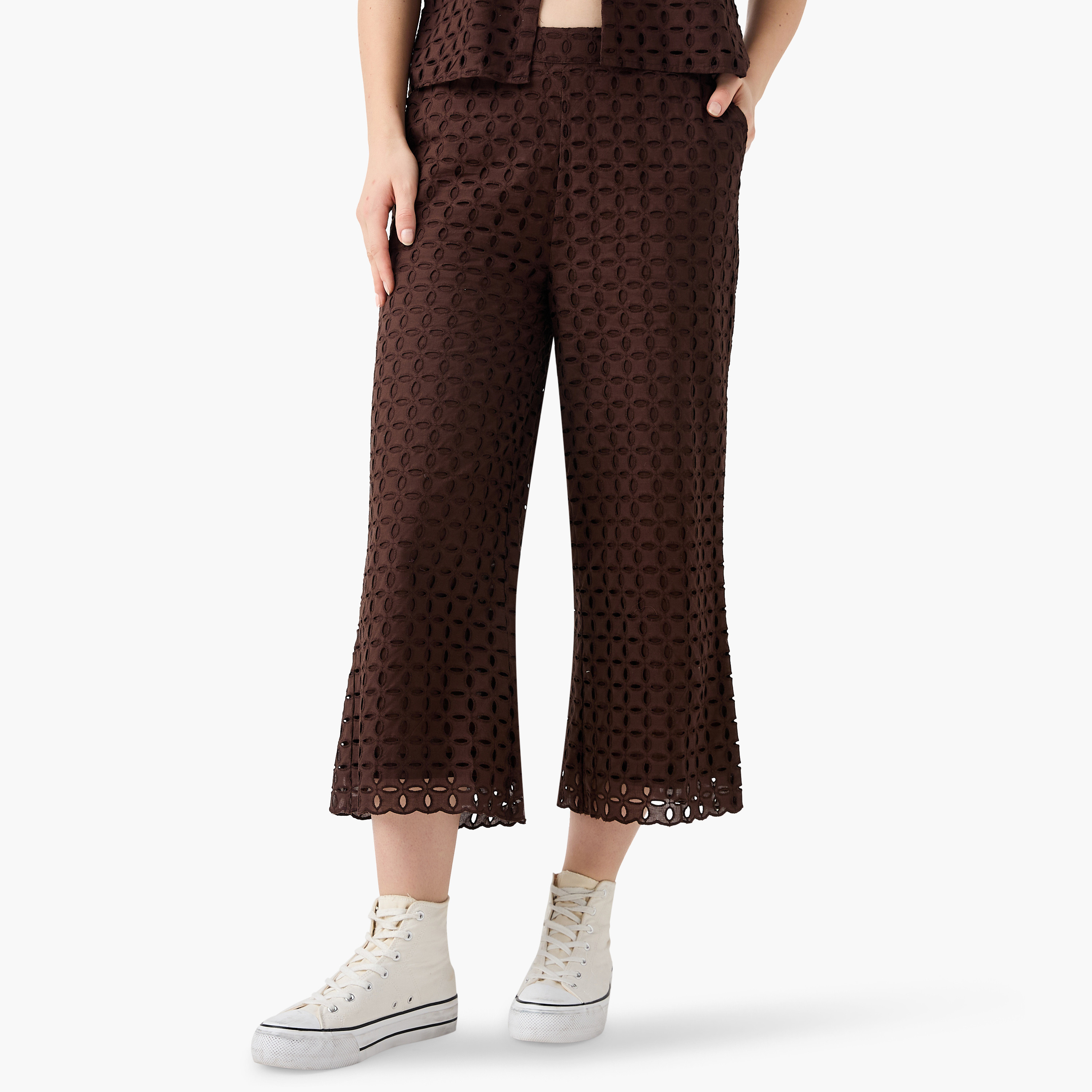 بنطلون بخصر مطاطي وتطريزات شيفلي وجيوب-women-clothing-bottoms-trousers-image-10