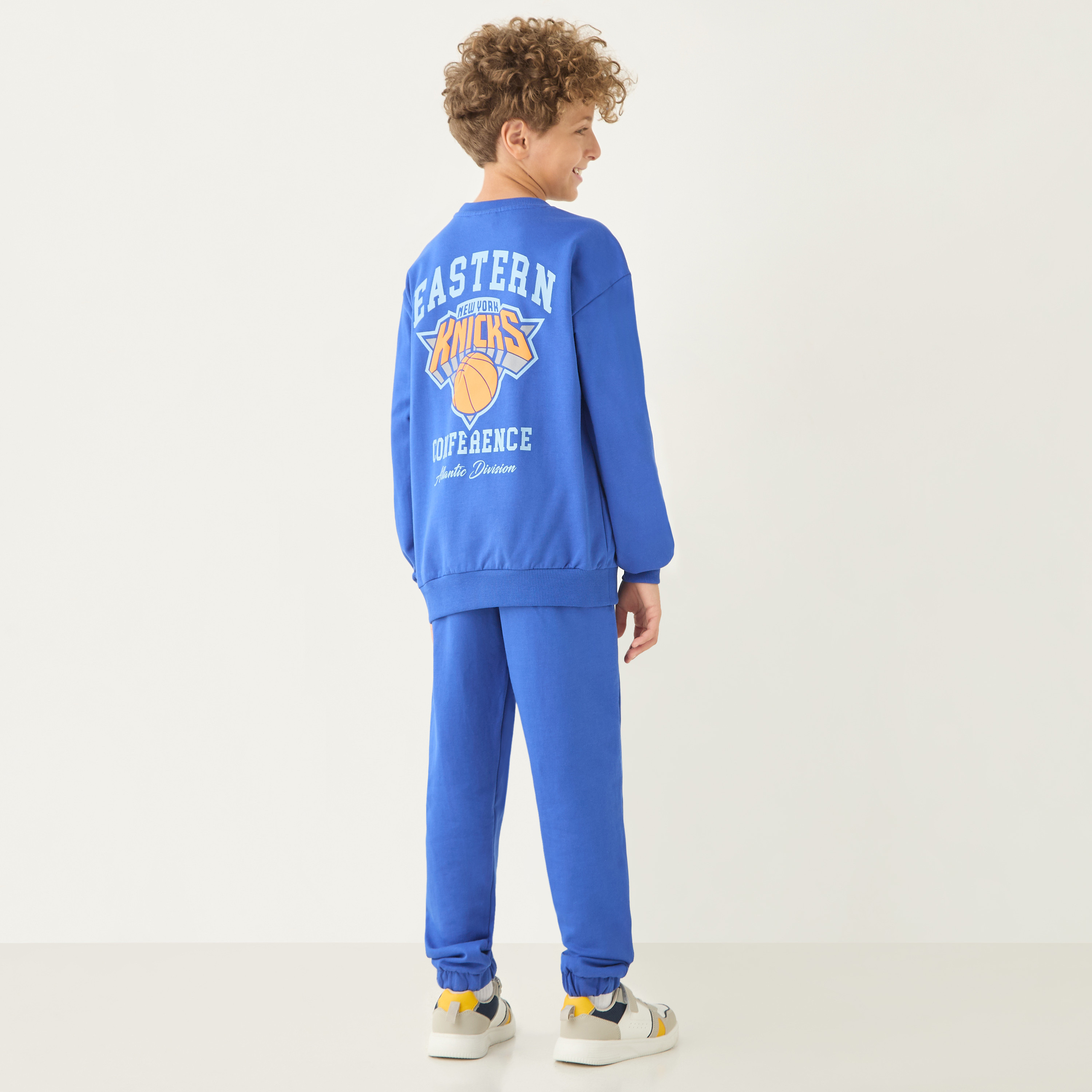 طقم بنطلون رياضي وسويت شيرت بطبعات-boys-clothing-setsandcoords-image-4