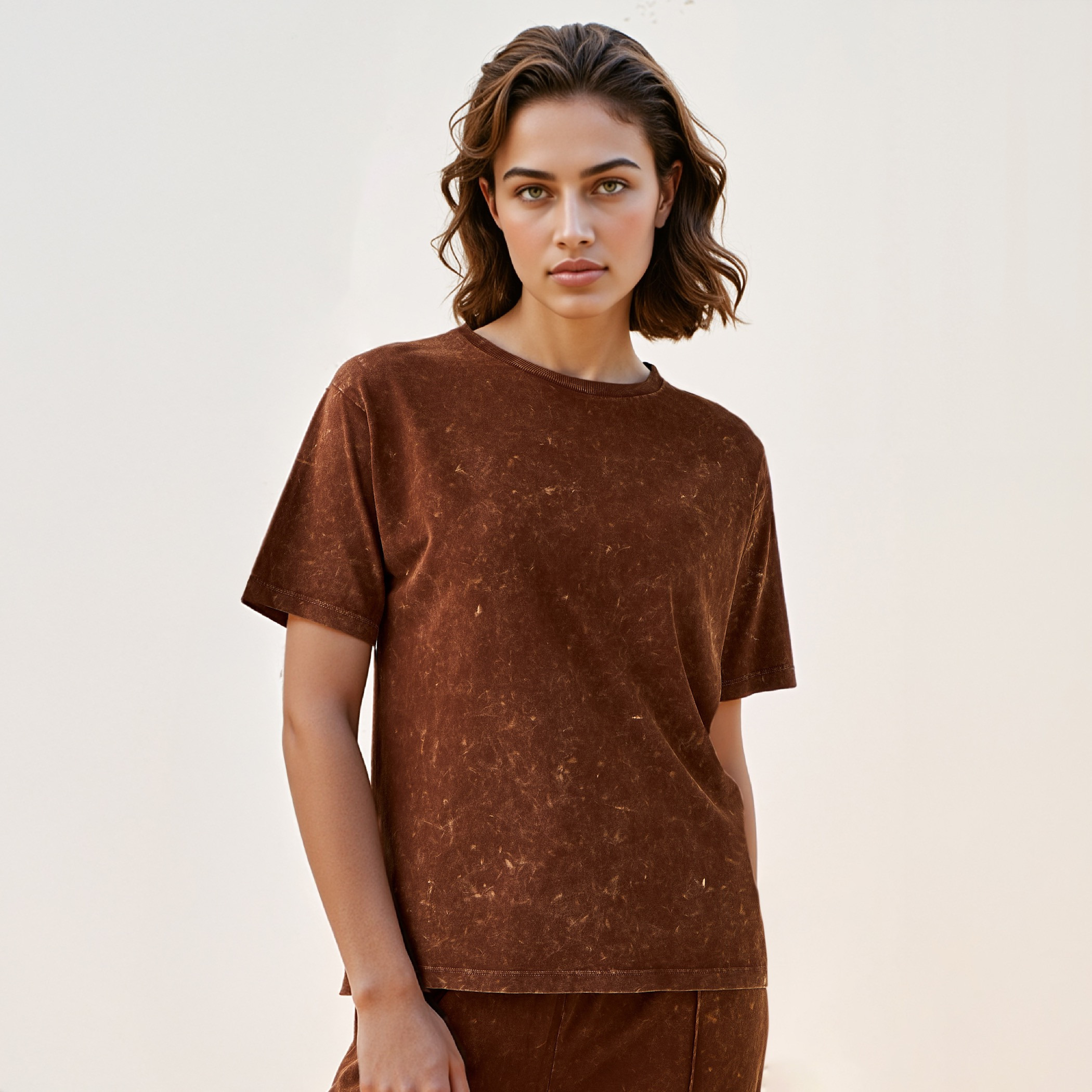 تيشيرت قطن مغسول بالحامض بياقة ضيقة وأكمام قصيرة-women-clothing-tshirts-image-1