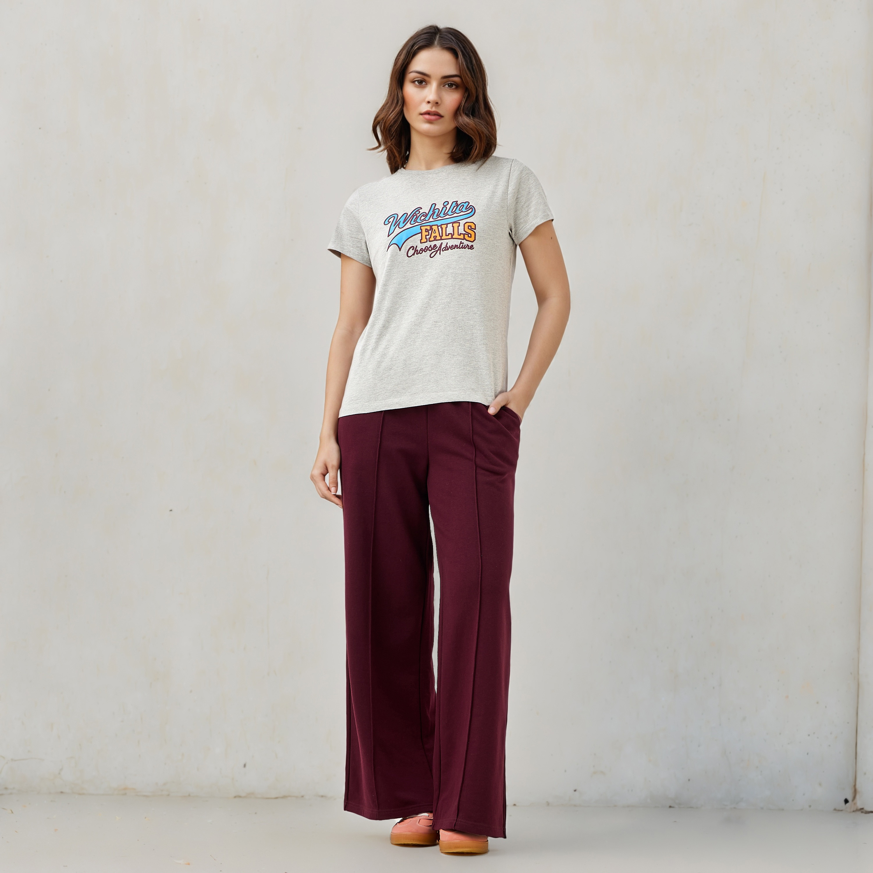 تيشيرت بياقة ضيقة وطبعات-women-clothing-tshirts-image-2