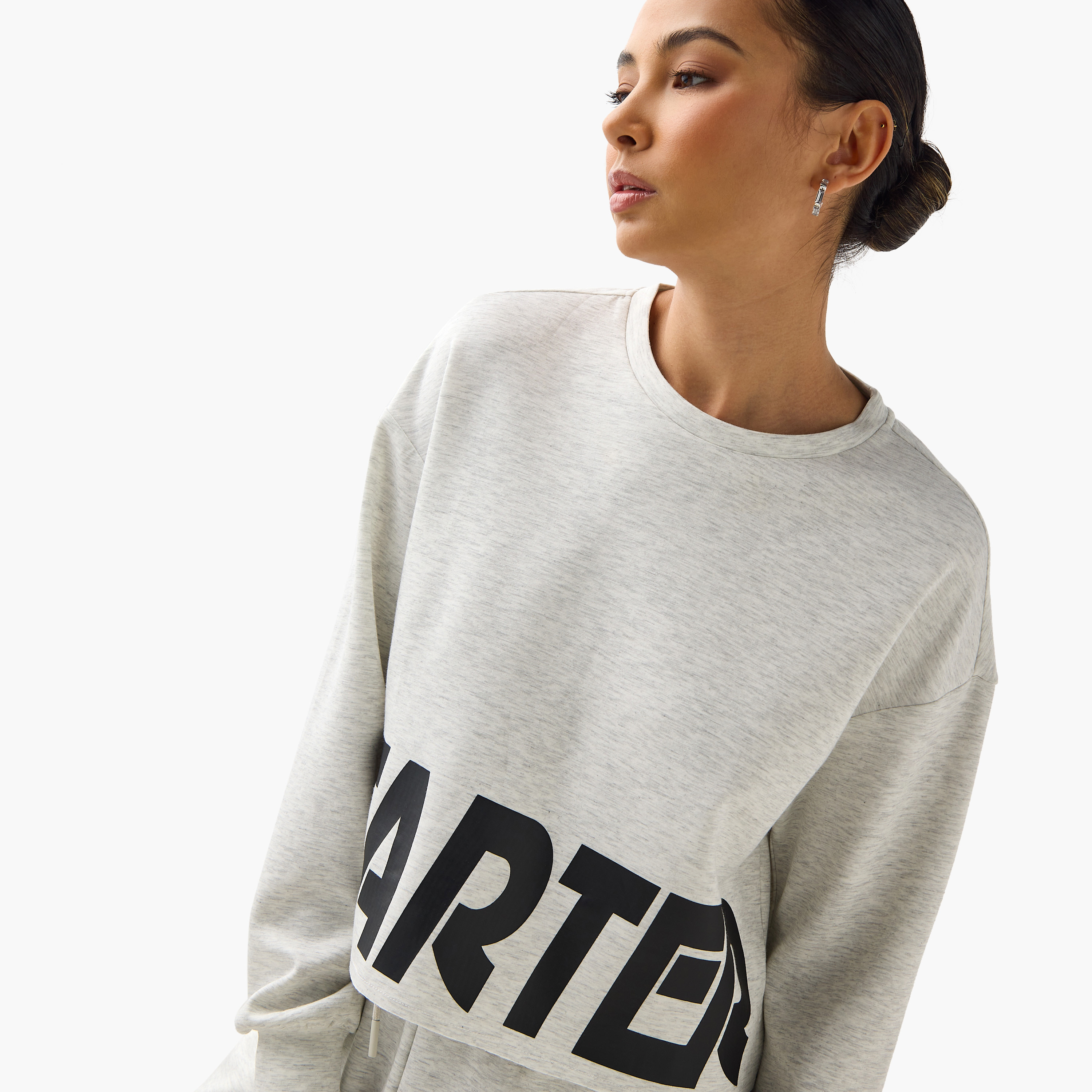 سويت شيرت قصير مطرز من ستارتر-women-clothing-hoodiesandsweatshirts-sweatshirts-image-9