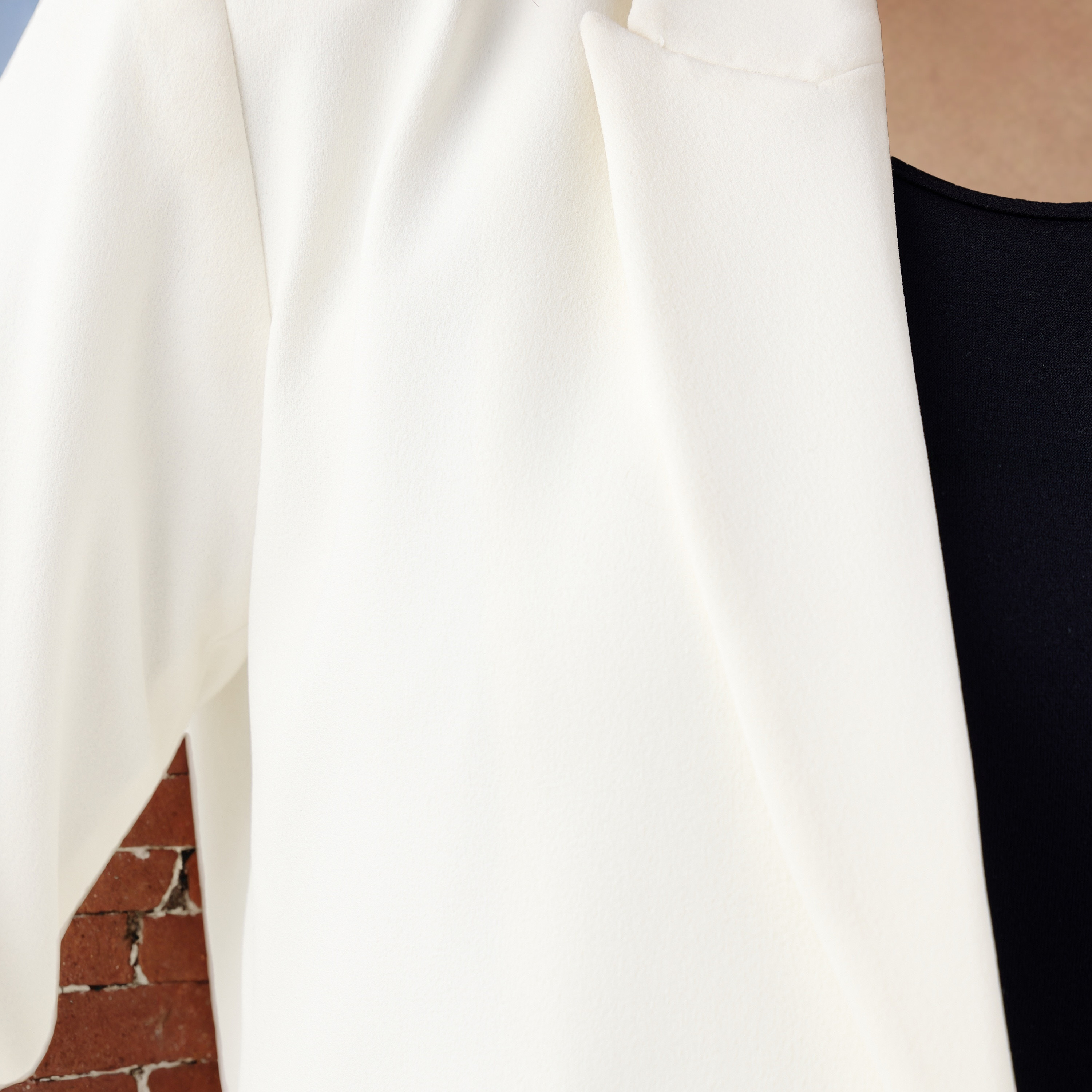 بليزر قصير بياقة عريضة-women-clothing-coatsandjackets-blazers-image-1