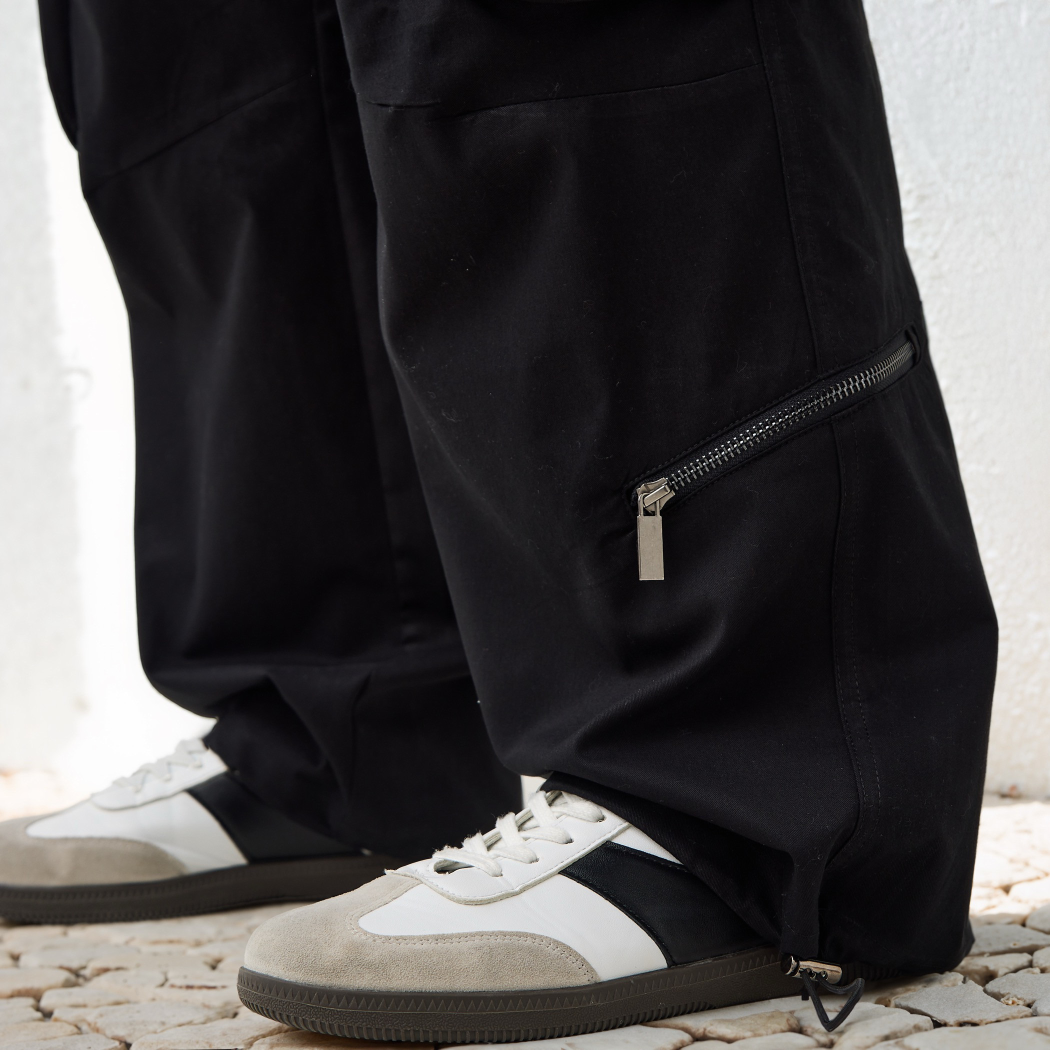 بنطلون كارجو بجيوب بسحاب ورباط إغلاق-women-clothing-bottoms-trousers-image-5