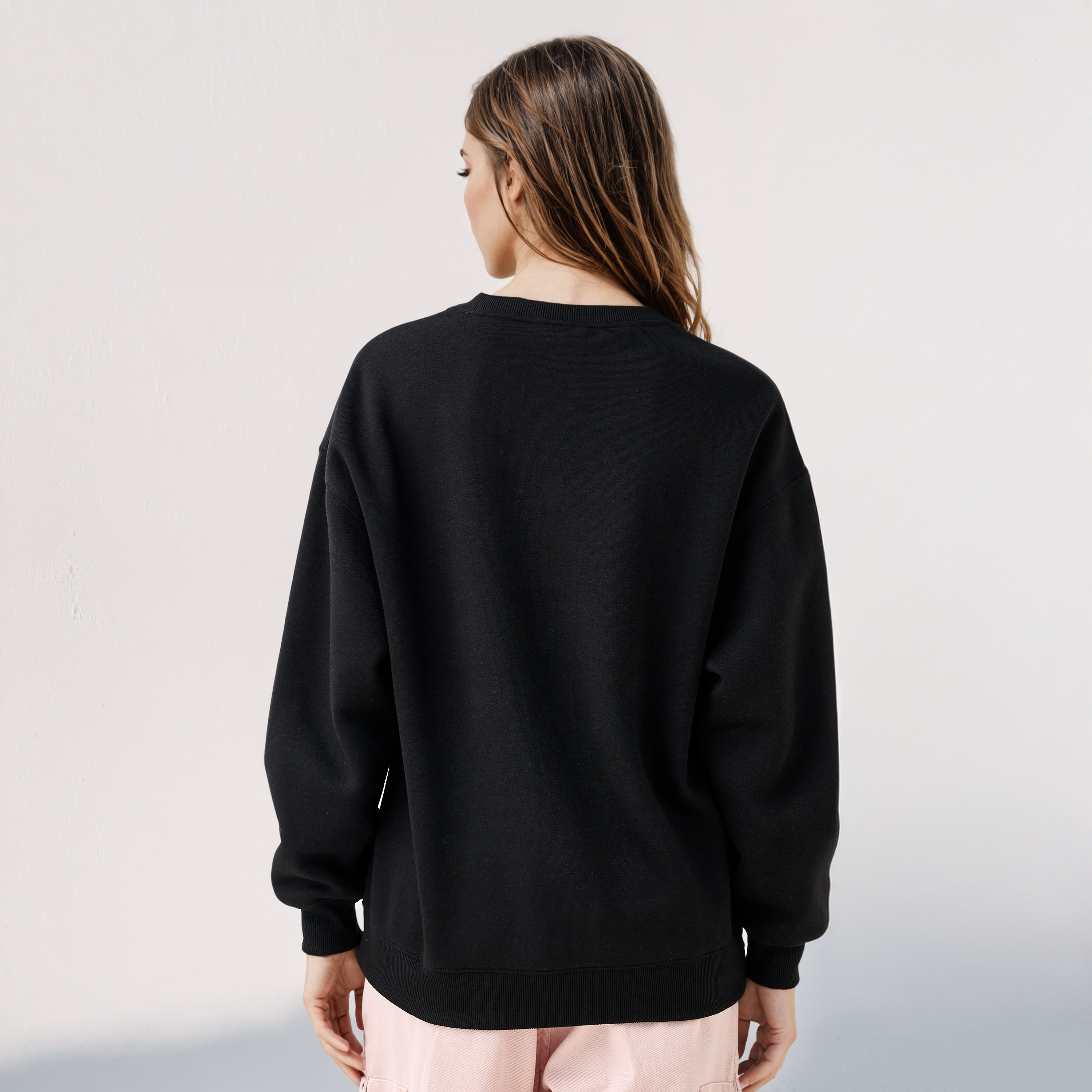 سويت شيرت بياقة ضيقة وطبعات جرافيك-women-clothing-hoodiesandsweatshirts-sweatshirts-image-3